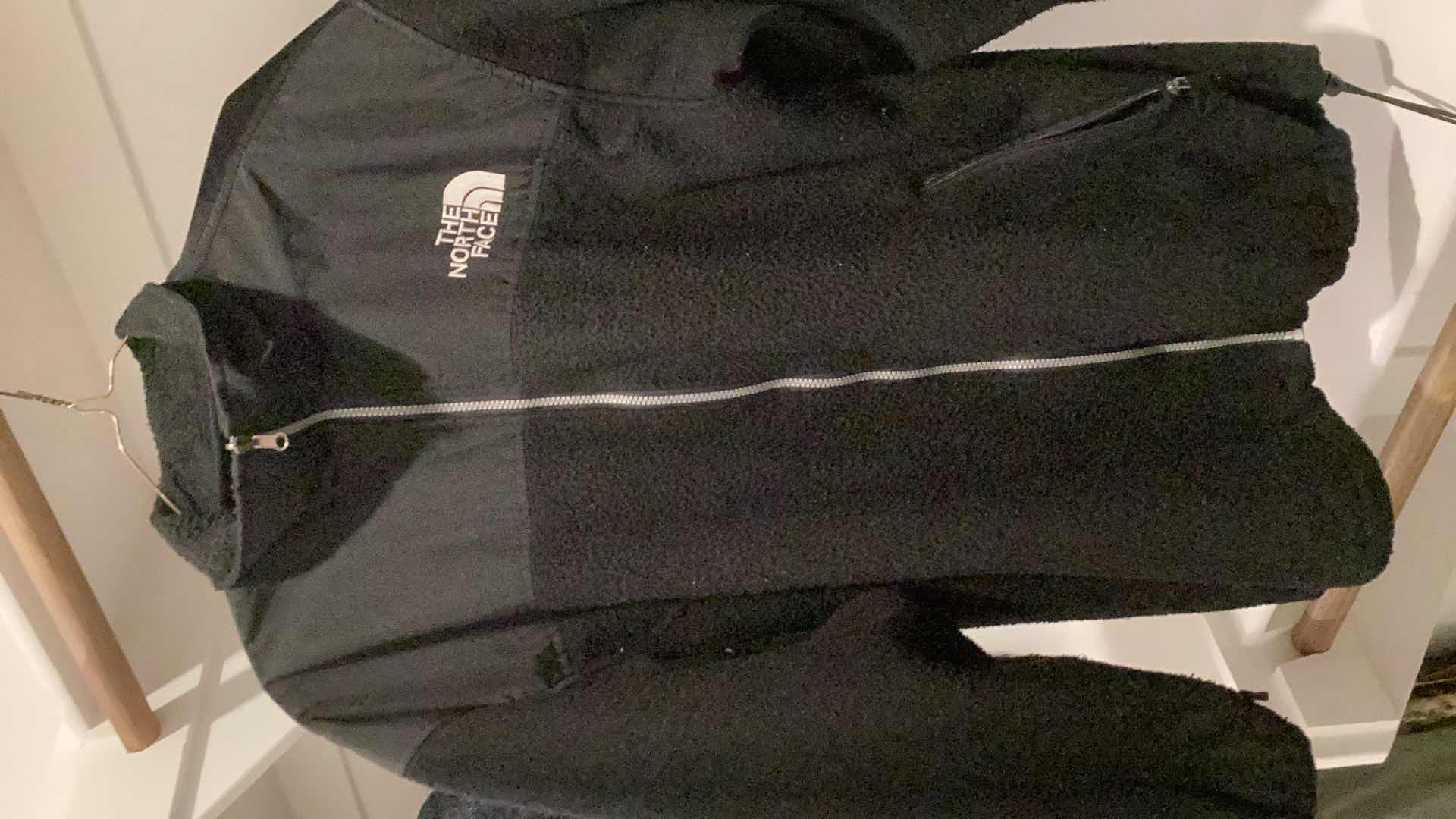 Photo 1 of MENS FLEECE JACKETS-SIZE L - SOME DESIGNERS- NORTHFACE, UNIONBAY 