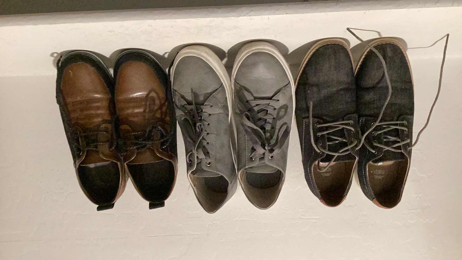 Photo 1 of MENS CASUAL/DRESS SHOES- SIZE 9-9.5