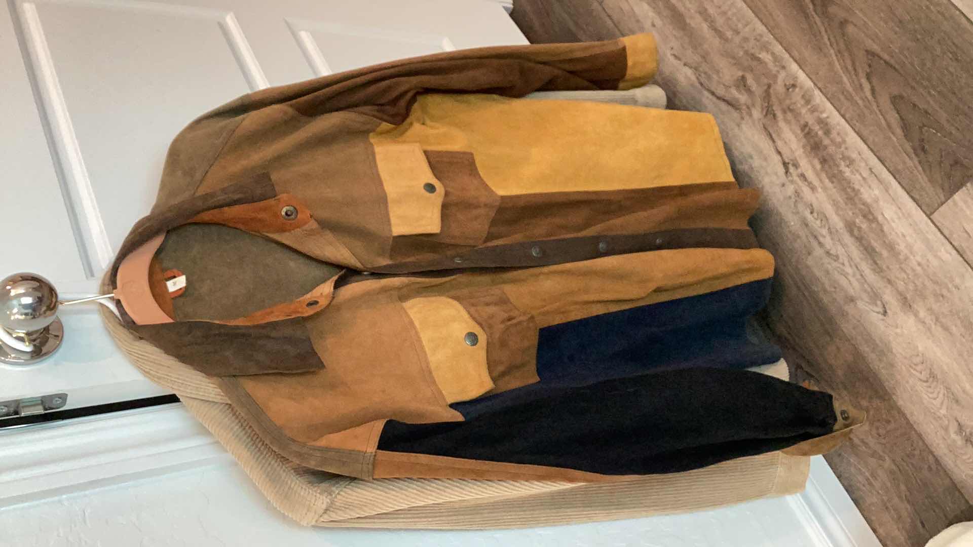 View 3 of MENS SHIRT / JACKETS - BUFFALO DAVID BITTON CORDUROY SIZE L & SUEDE LONG SLEEVE SHIRT SIZE M/L 