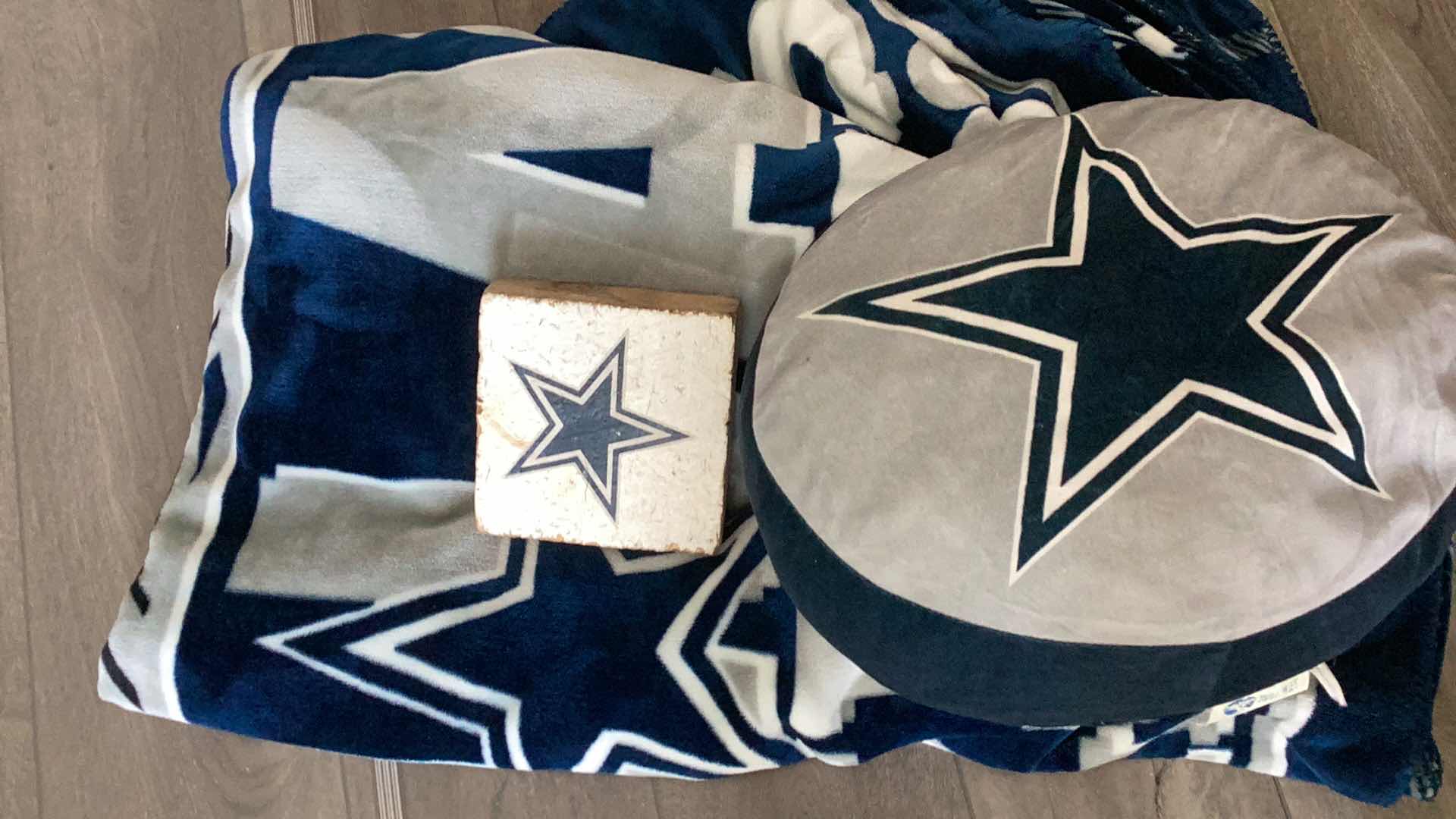 Photo 1 of COWBOYS MEMORABILIA 