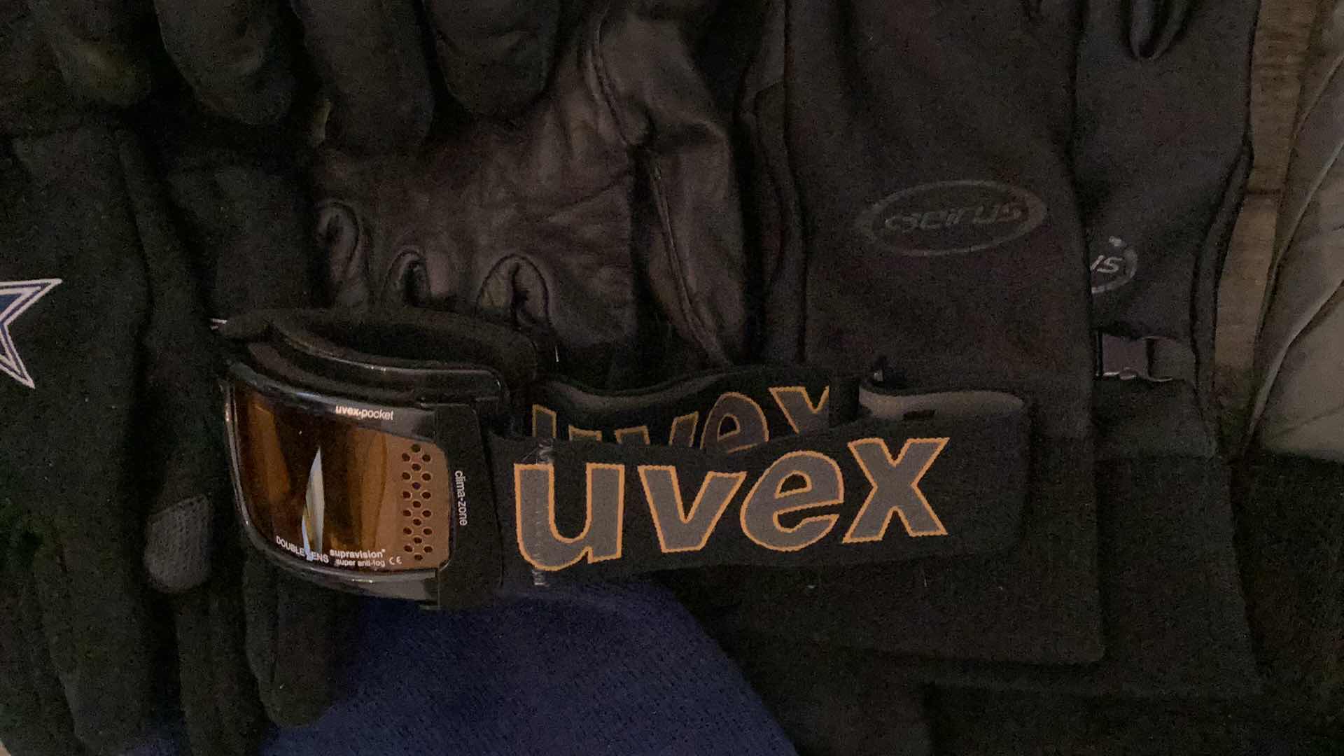 Photo 3 of MENS ACCESSORIES- GLOVES, HATS & MORE- SOME COWBOYS