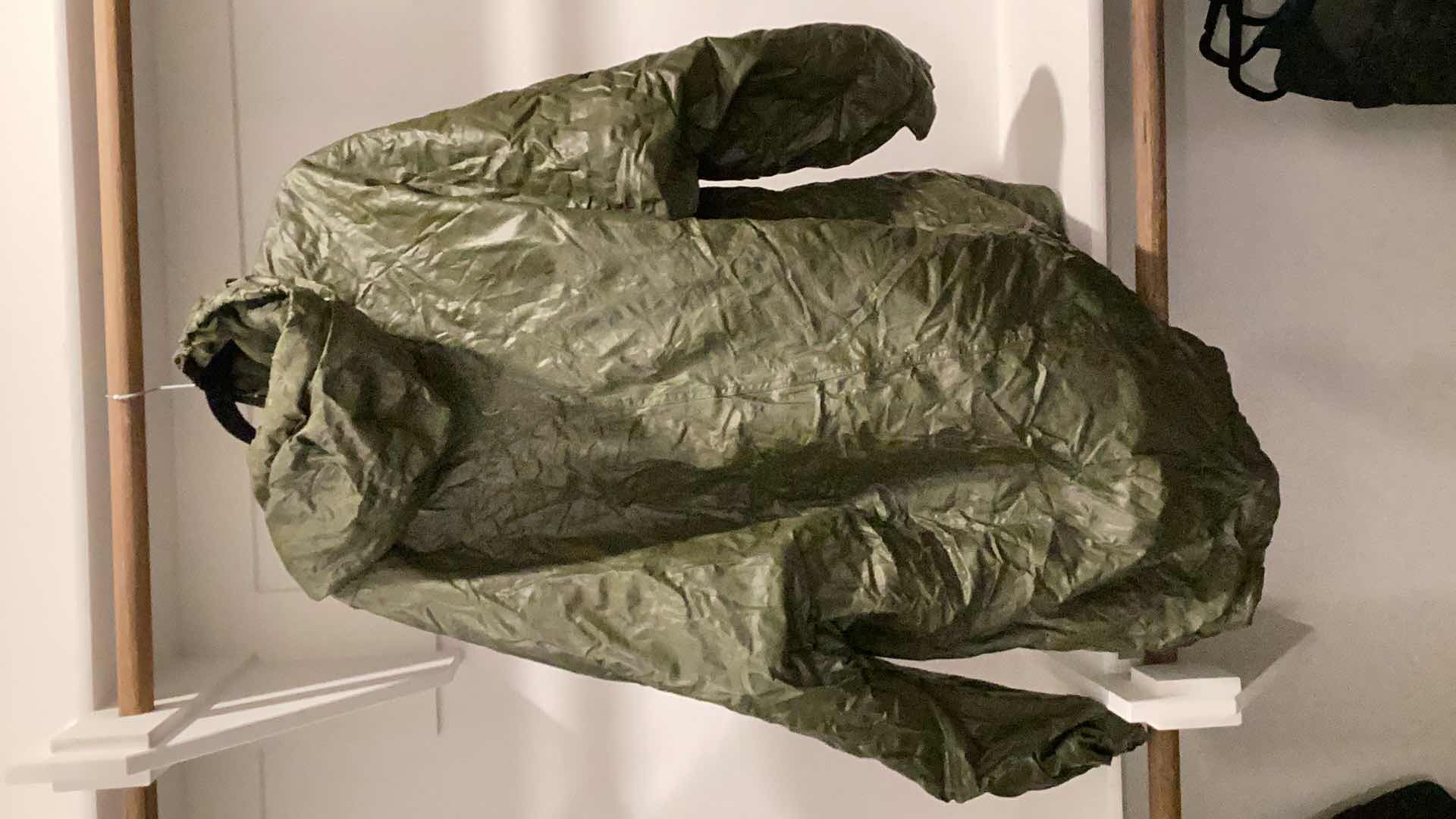 Photo 1 of AUTHENTIC MILITARY ISSUED WET WEATHER US ARMY JACKET SIZE MED 