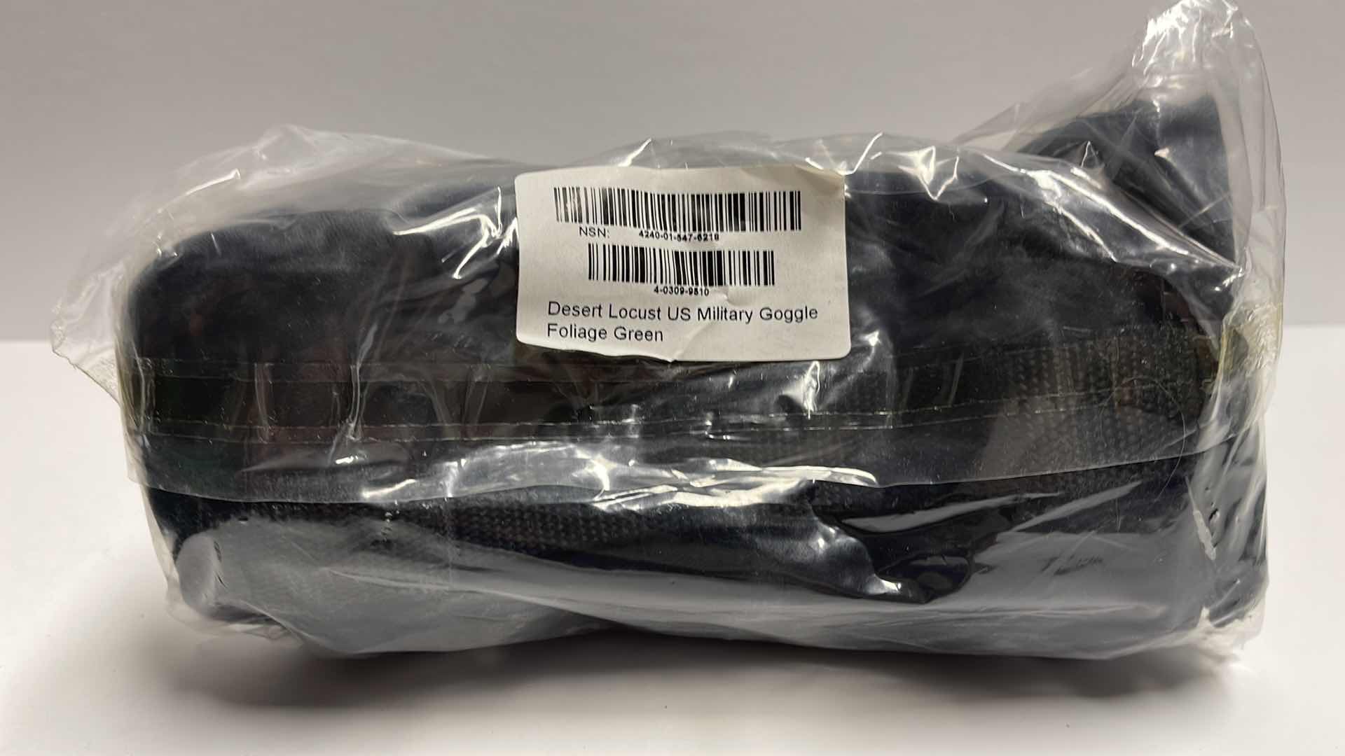 Photo 2 of DESERT LOCUST MILITARY GOGGLE SYSTEM NIB