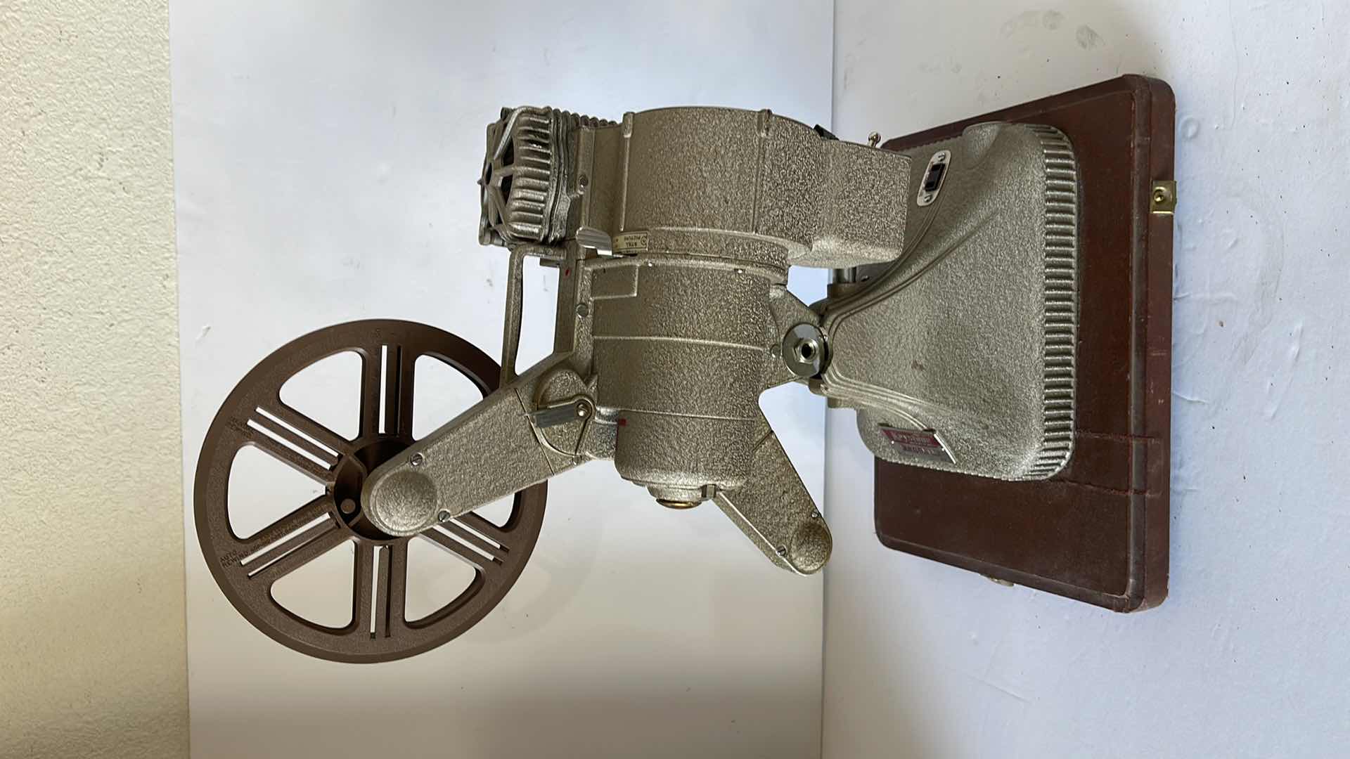 Photo 1 of KEYSTONE K112Z AUTOMATIC MOVIE PROJECTOR