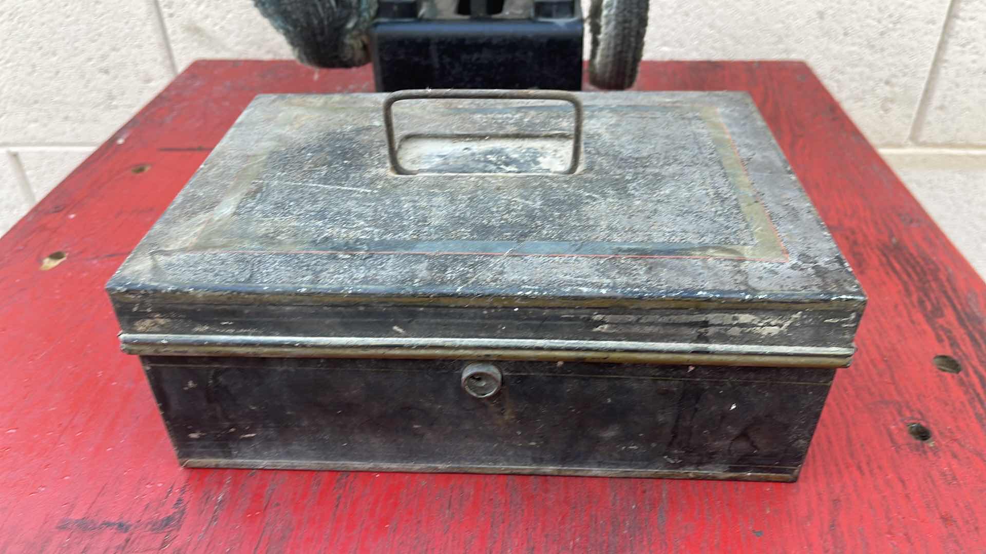 Photo 1 of GE BUFFER ON STAND 24”x24”x37”