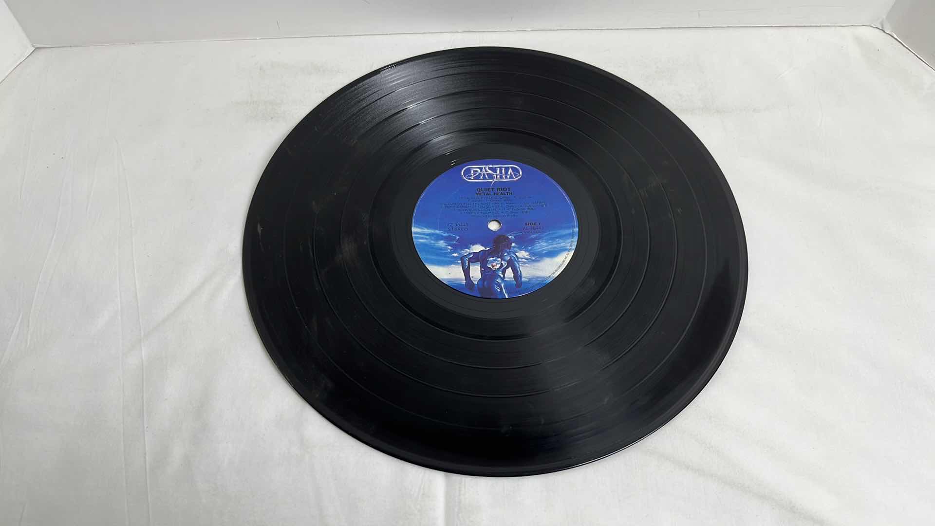 Photo 1 of QUIET RIOT METAL HEALTH VINYL ALBUM 1983