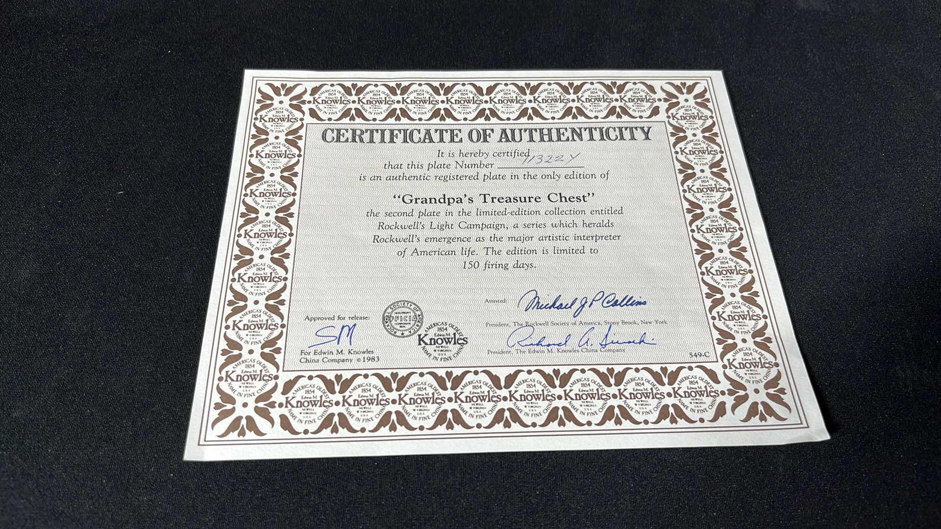 Photo 5 of EDWIN M KNOWLES CHINO CO. NORMAN ROCKWELL PLATE GRANDPA’S TREASURE CHEST W COA 8.5”