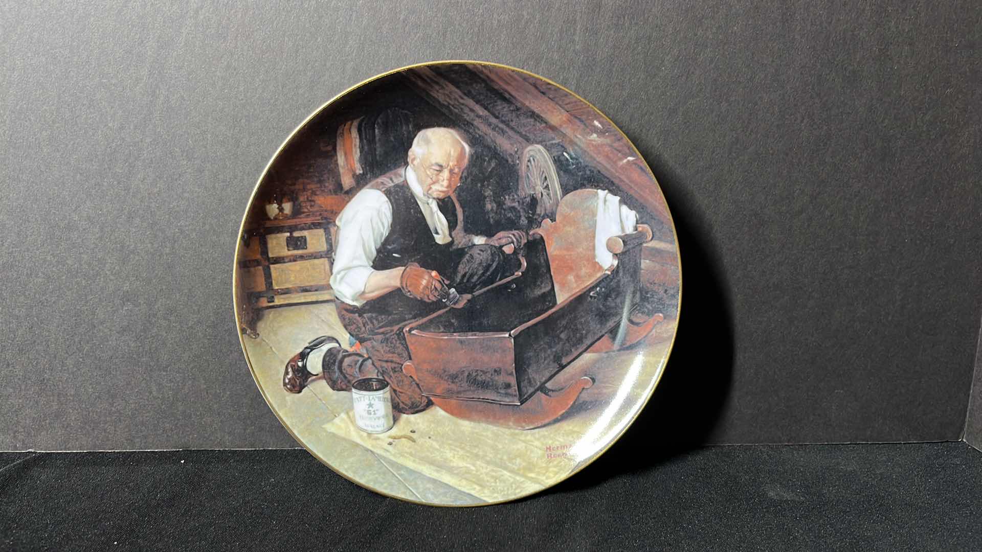 Photo 1 of EDWIN M KNOWLES CHINA CO. NORMAN ROCKWELL PLATE GRANDPA’S GIFT W COA & BOX 8.5”