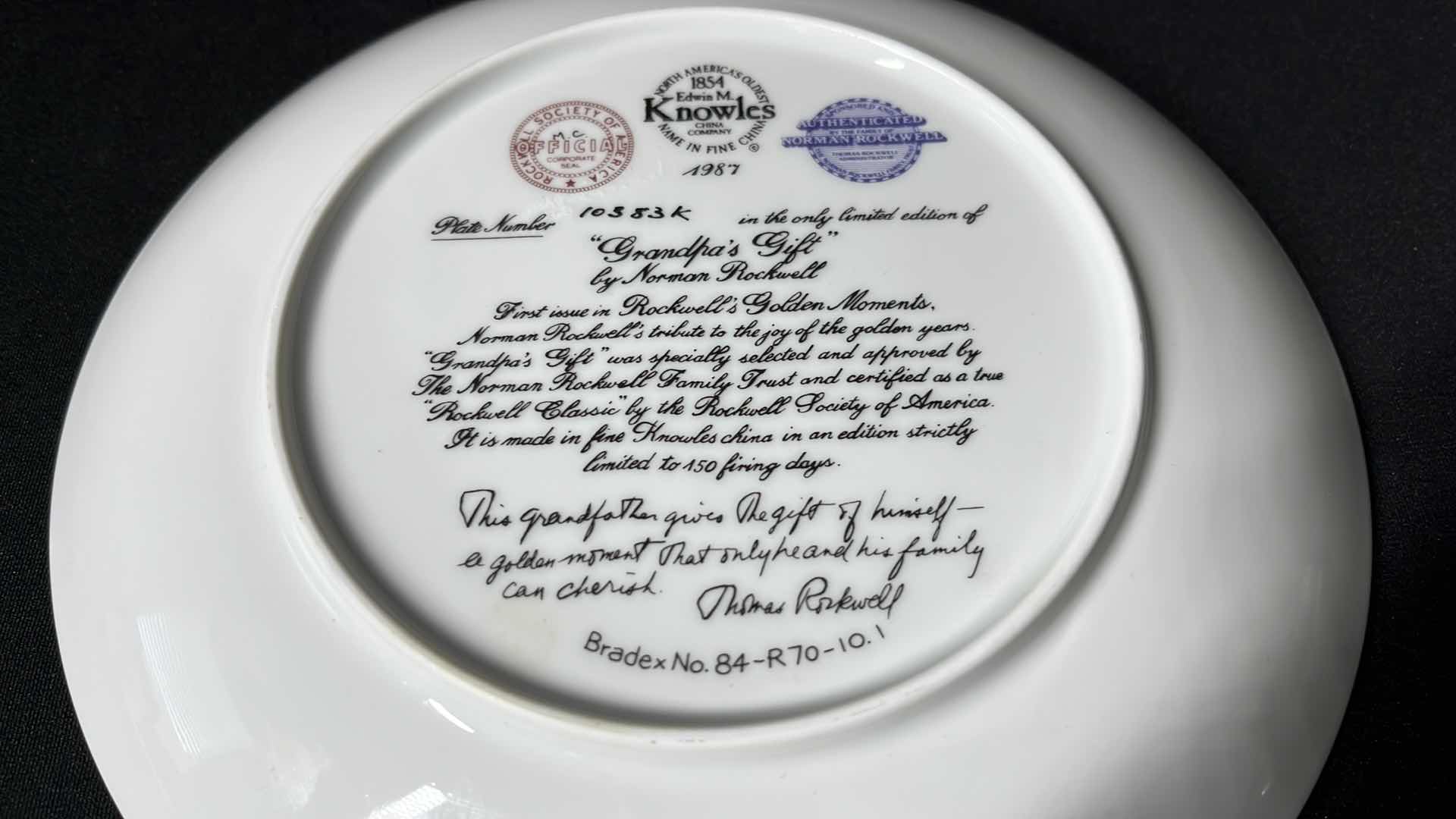 Photo 1 of EDWIN M KNOWLES CHINA CO. NORMAN ROCKWELL PLATE GRANDPA’S GIFT W COA & BOX 8.5”