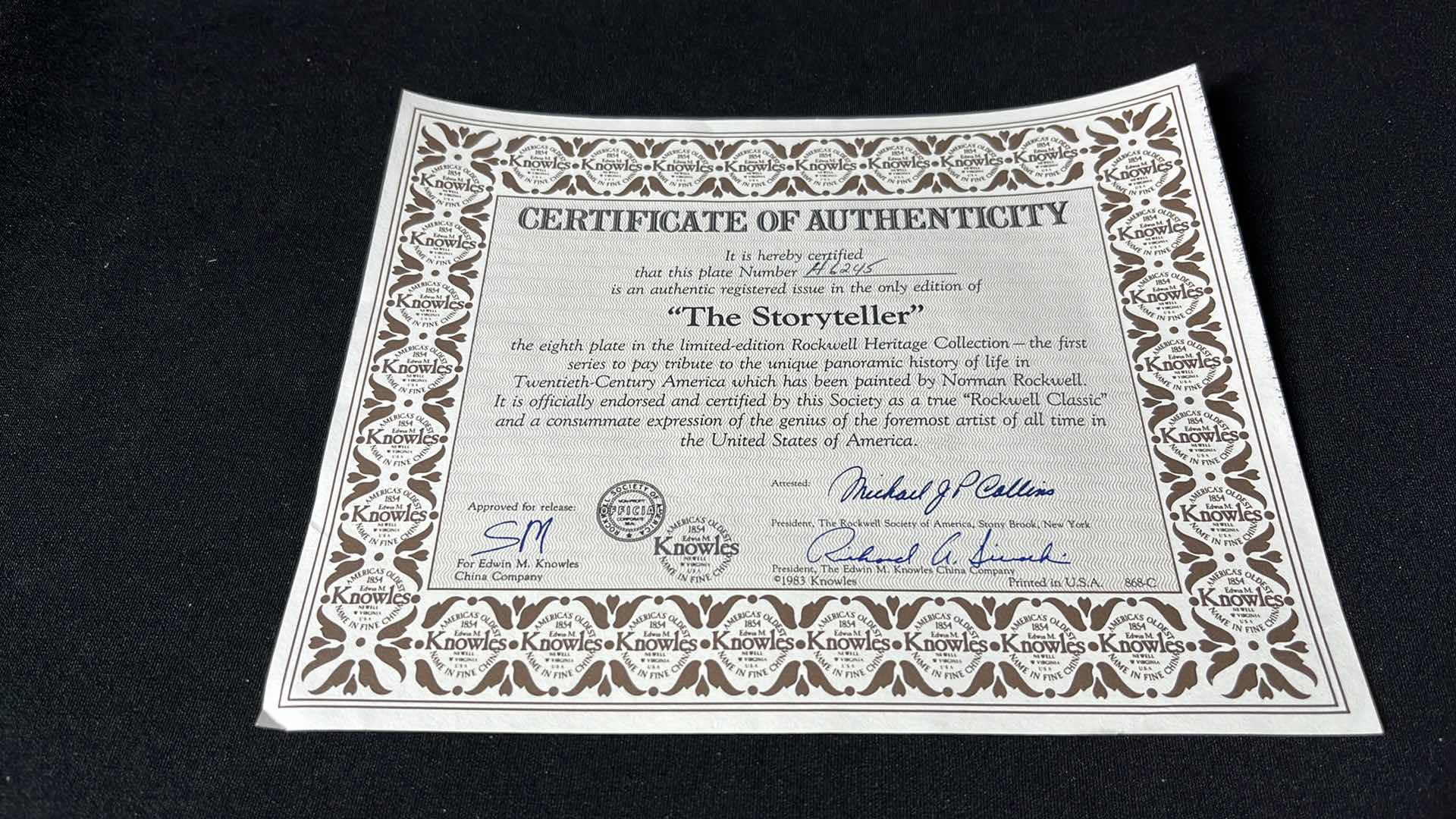 Photo 1 of EDWIN M KNOWLES CHINA CO. NORMAN ROCKWELL PLATE THE STORYTELLER W COA 8.5”