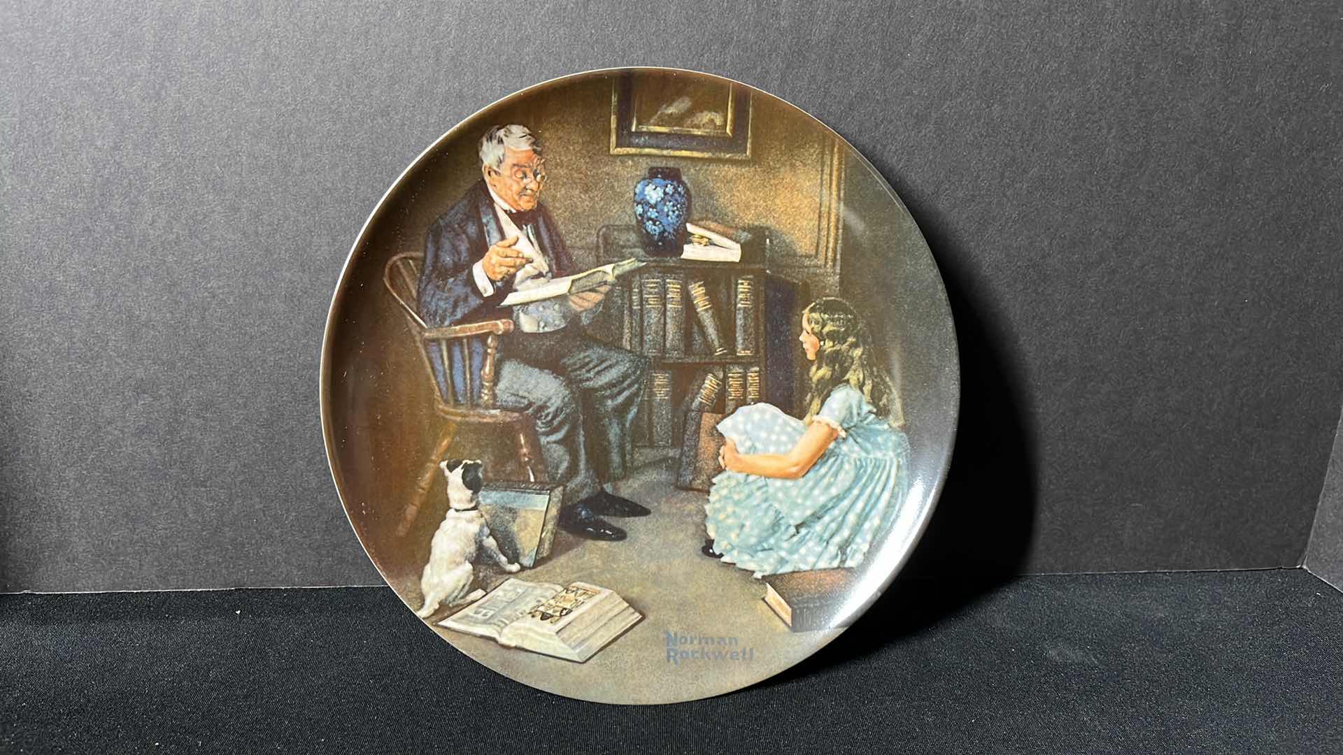Photo 1 of EDWIN M KNOWLES CHINA CO. NORMAN ROCKWELL PLATE THE STORYTELLER W COA 8.5”