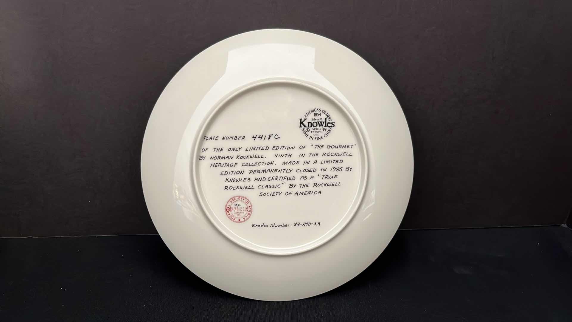 Photo 1 of EDWIN M KNOWLES CHINA CO. NORMAN ROCKWELL PLATE THE GOURMET W COA 8.5”