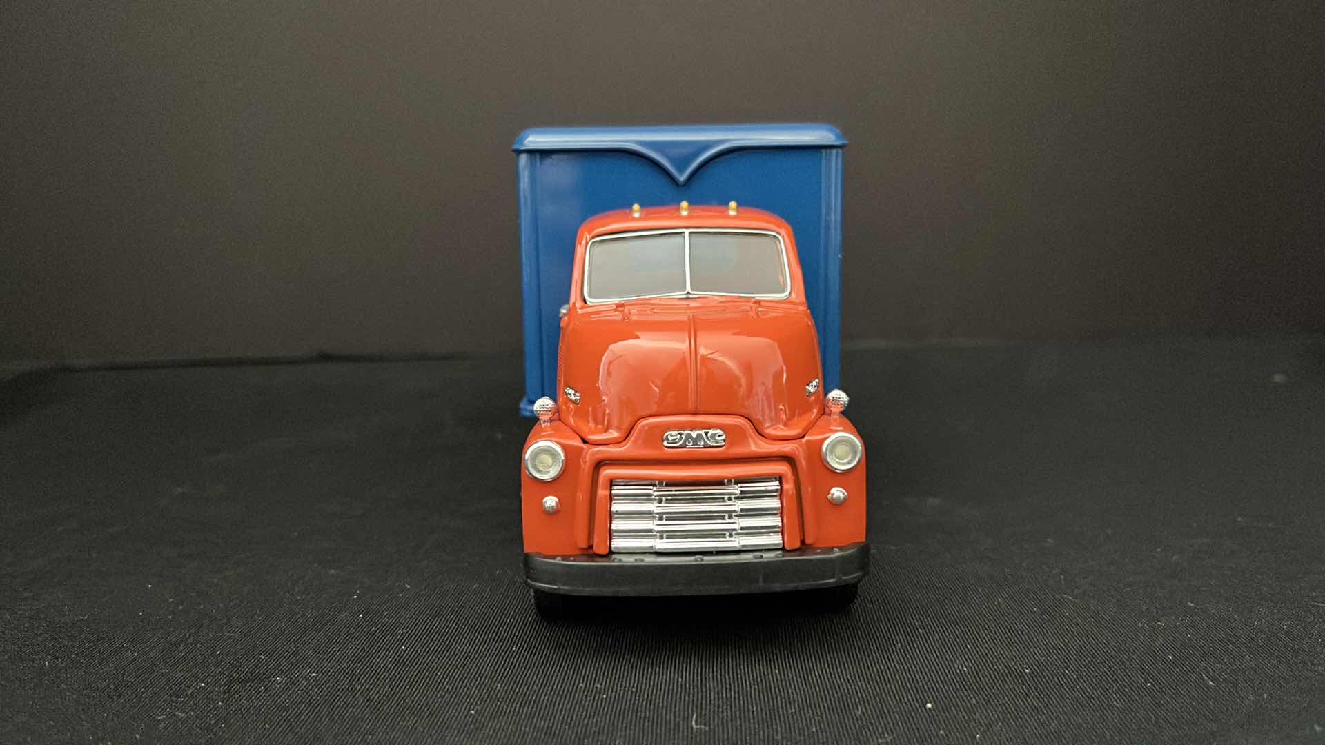 Photo 3 of FIRST GEAR INC, EASTWOOD AUTOMOBILIA TRANSPORTATION COLLECTIBLES LIONEL ELECTRIC TRAINS 1952 GMC C.O.E. STOCK NO 19-0108