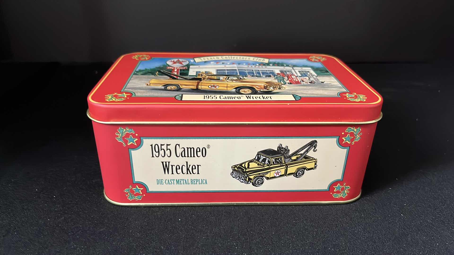 Photo 15 of ERTL COLLECTIBLES, TEXACO COLLECTORS CLUB DIE-CAST REPLICA 1930 DIAMOND T & 1955 CAMEO WRECKER, 1997 STOCK NO H894/ H895