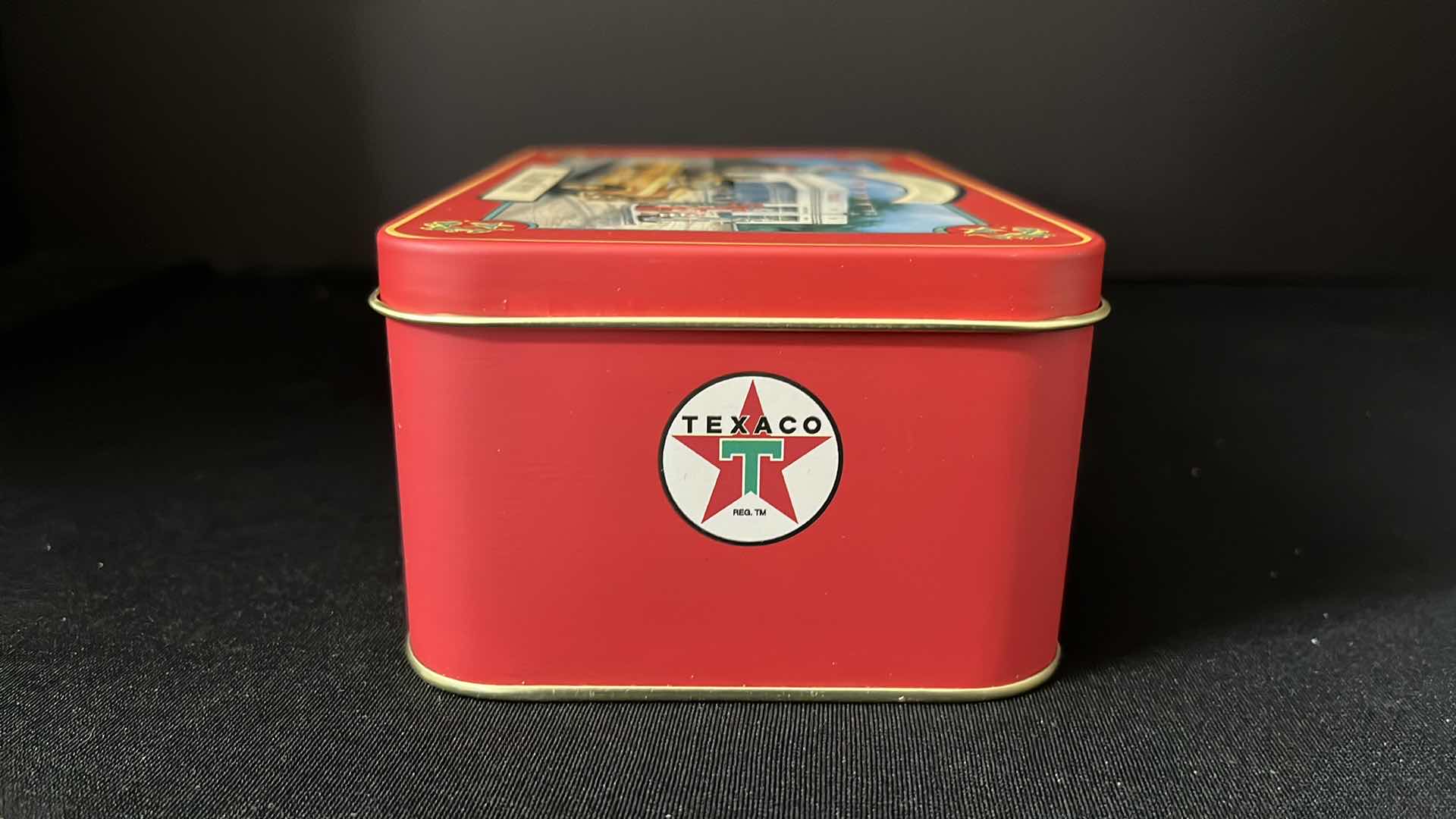 Photo 1 of ERTL COLLECTIBLES, TEXACO COLLECTORS CLUB DIE-CAST REPLICA 1930 DIAMOND T & 1955 CAMEO WRECKER, 1997 STOCK NO H894/ H895