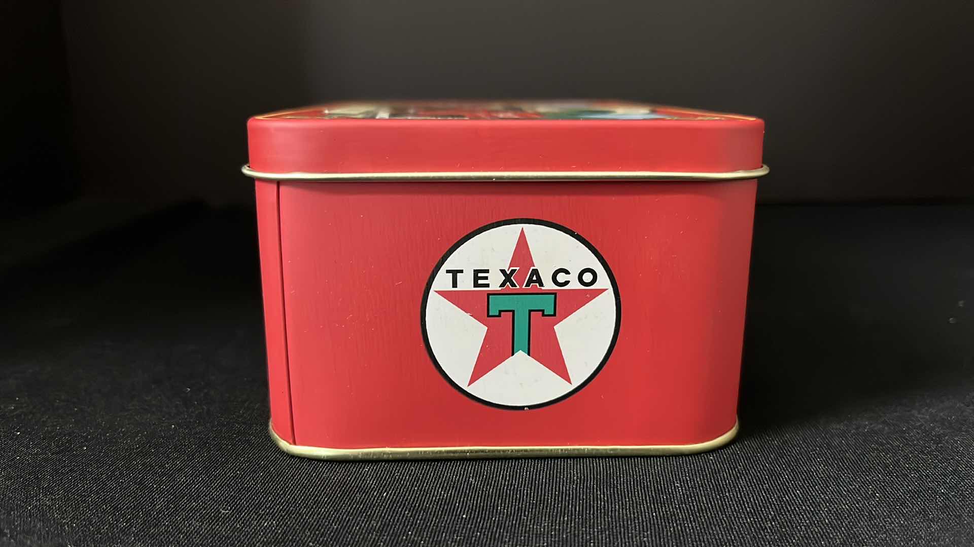 Photo 9 of ERTL COLLECTIBLES, TEXACO COLLECTORS CLUB DIE-CAST REPLICA 1930 DIAMOND T & 1955 CAMEO WRECKER, 1997 STOCK NO H894/ H895