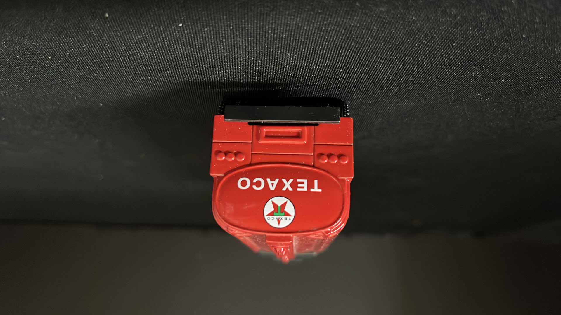 Photo 4 of ERTL COLLECTIBLES, TEXACO COLLECTORS CLUB DIE-CAST REPLICA 1930 DIAMOND T & 1955 CAMEO WRECKER, 1997 STOCK NO H894/ H895