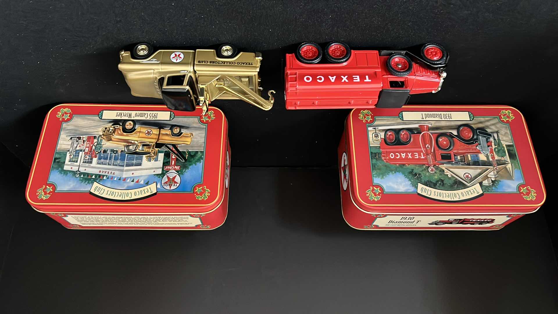 Photo 1 of ERTL COLLECTIBLES, TEXACO COLLECTORS CLUB DIE-CAST REPLICA 1930 DIAMOND T & 1955 CAMEO WRECKER, 1997 STOCK NO H894/ H895