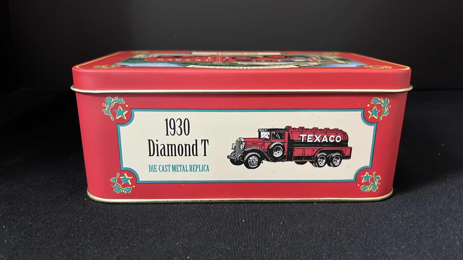 Photo 8 of ERTL COLLECTIBLES, TEXACO COLLECTORS CLUB DIE-CAST REPLICA 1930 DIAMOND T & 1955 CAMEO WRECKER, 1997 STOCK NO H894/ H895