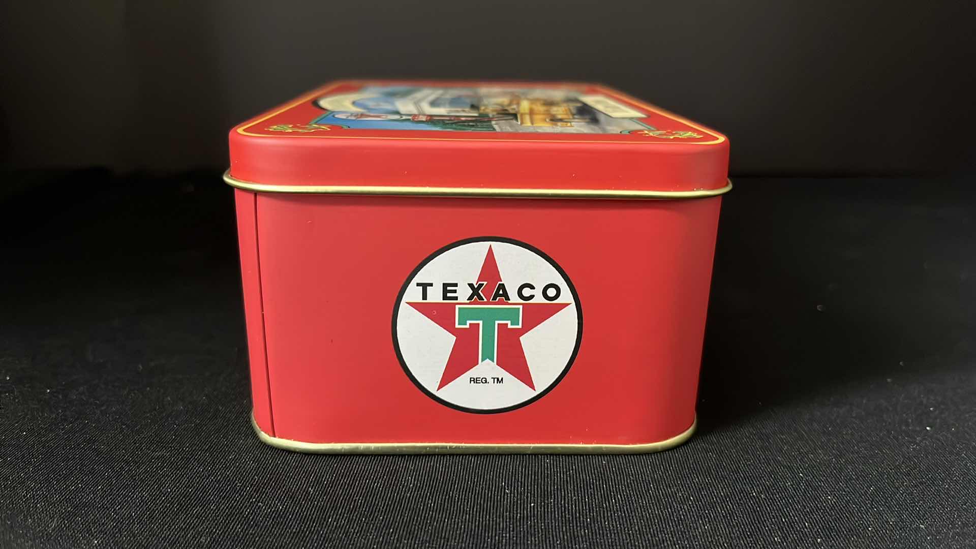 Photo 16 of ERTL COLLECTIBLES, TEXACO COLLECTORS CLUB DIE-CAST REPLICA 1930 DIAMOND T & 1955 CAMEO WRECKER, 1997 STOCK NO H894/ H895