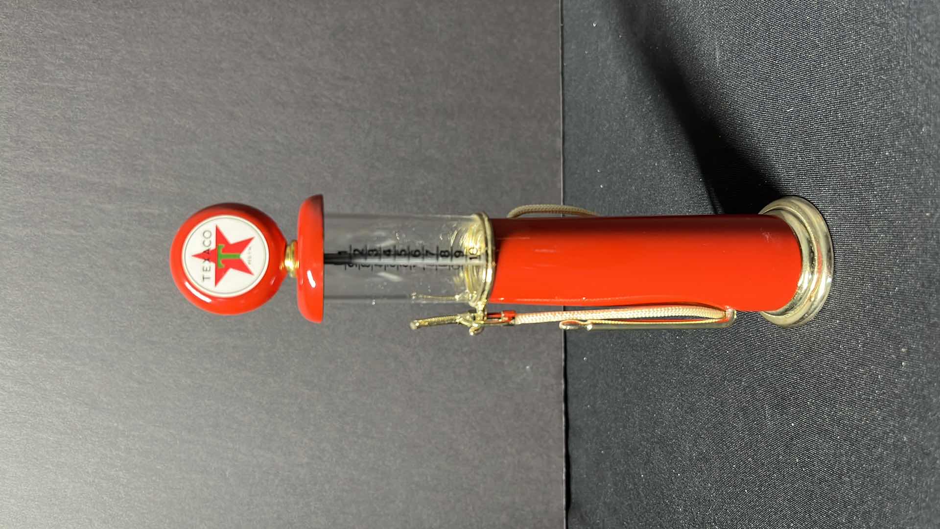 Photo 12 of ERTL COLLECTIBLES, 1997 TEXACO HENRY FORD MUSEUM & GREENFIELD VILLAGE DIE-CAST REPLICA 1939 DODGE AIRFLOW AND VINTAGE MINIATURE GAS CYLINDER PUMP 7.5”
$25
$15