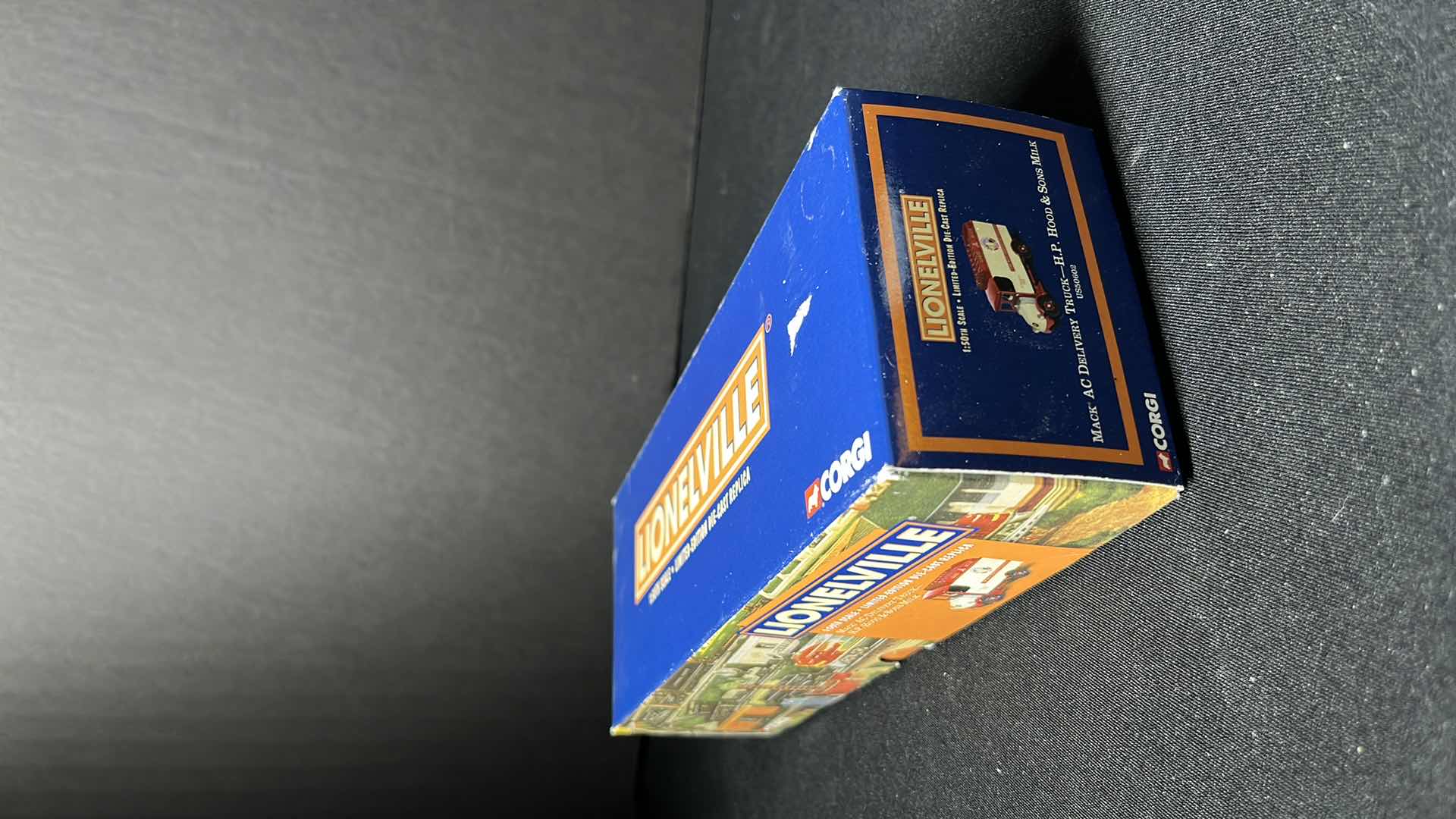 Photo 1 of CORGI CLASSICS INC, LIONELVILLE LIMITED EDITION DIE-CAST REPLICA MACK AC DELIVERY TRUCK H.P. HOOD & SONS MILK US50602
$50