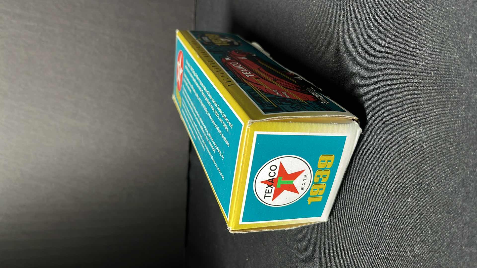 Photo 3 of ERTL COLLECTIBLES, 1993 TEXACO DIE-CAST METAL REPLICA 1939 DODGE AIRFLOW LOCKING COIN BANK W KEY STOCK NO 9500