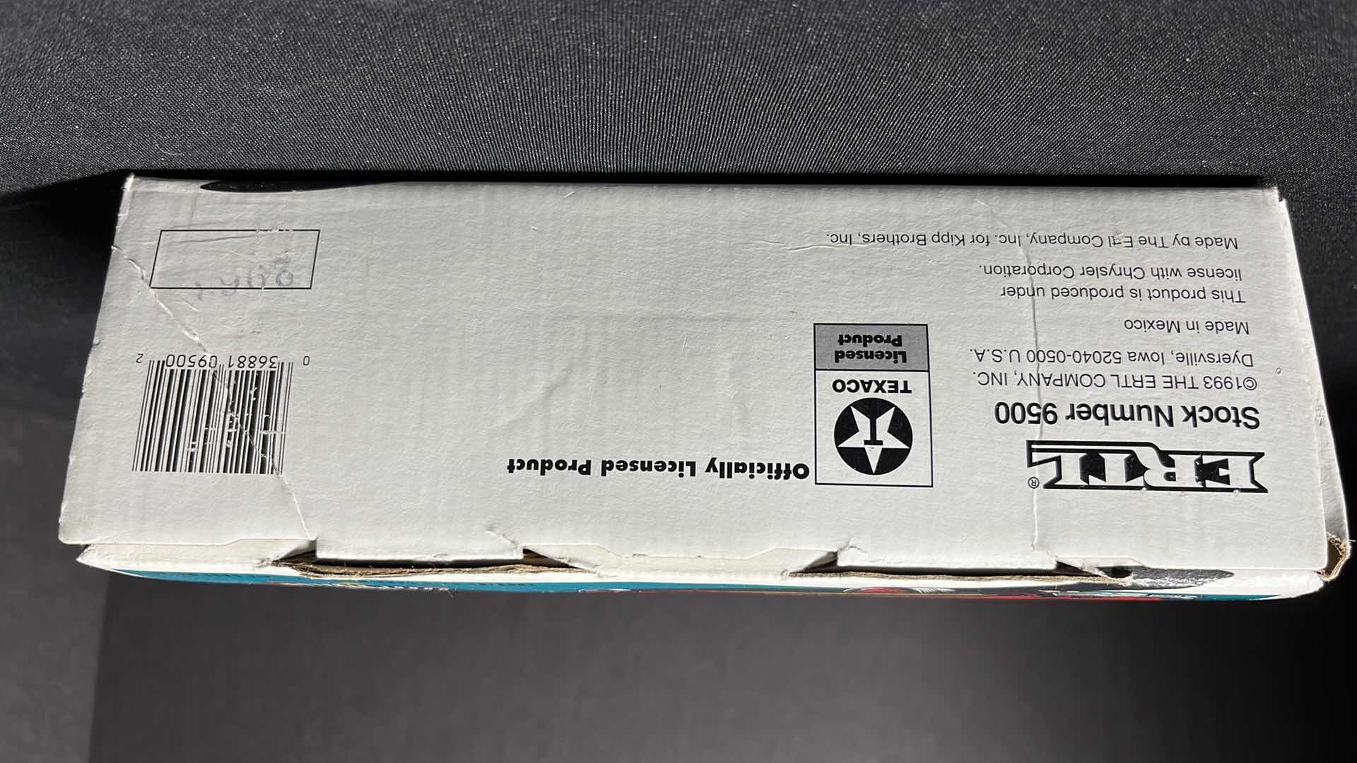 Photo 10 of ERTL COLLECTIBLES, 1993 TEXACO DIE-CAST METAL REPLICA 1939 DODGE AIRFLOW LOCKING COIN BANK W KEY STOCK NO 9500