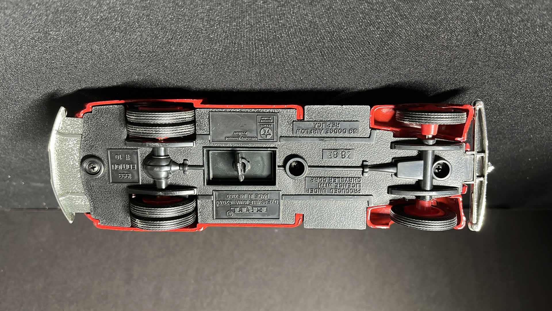 Photo 9 of ERTL COLLECTIBLES, 1993 TEXACO DIE-CAST METAL REPLICA 1939 DODGE AIRFLOW LOCKING COIN BANK W KEY STOCK NO 9500