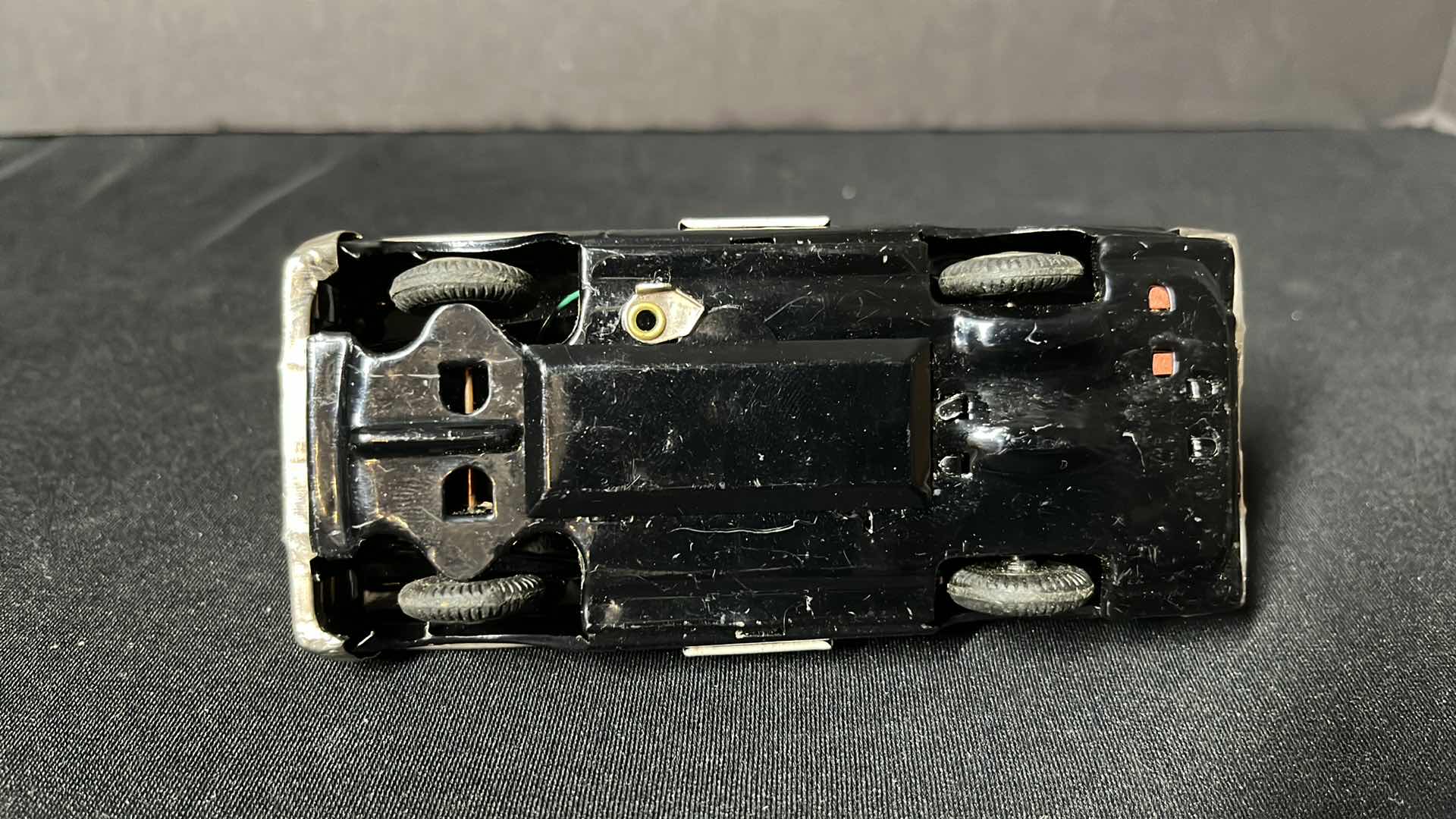 Photo 1 of KS FRICTION POLICE PATROL-CAR W FLASHING LIGHTS, MADE IN JAPAN