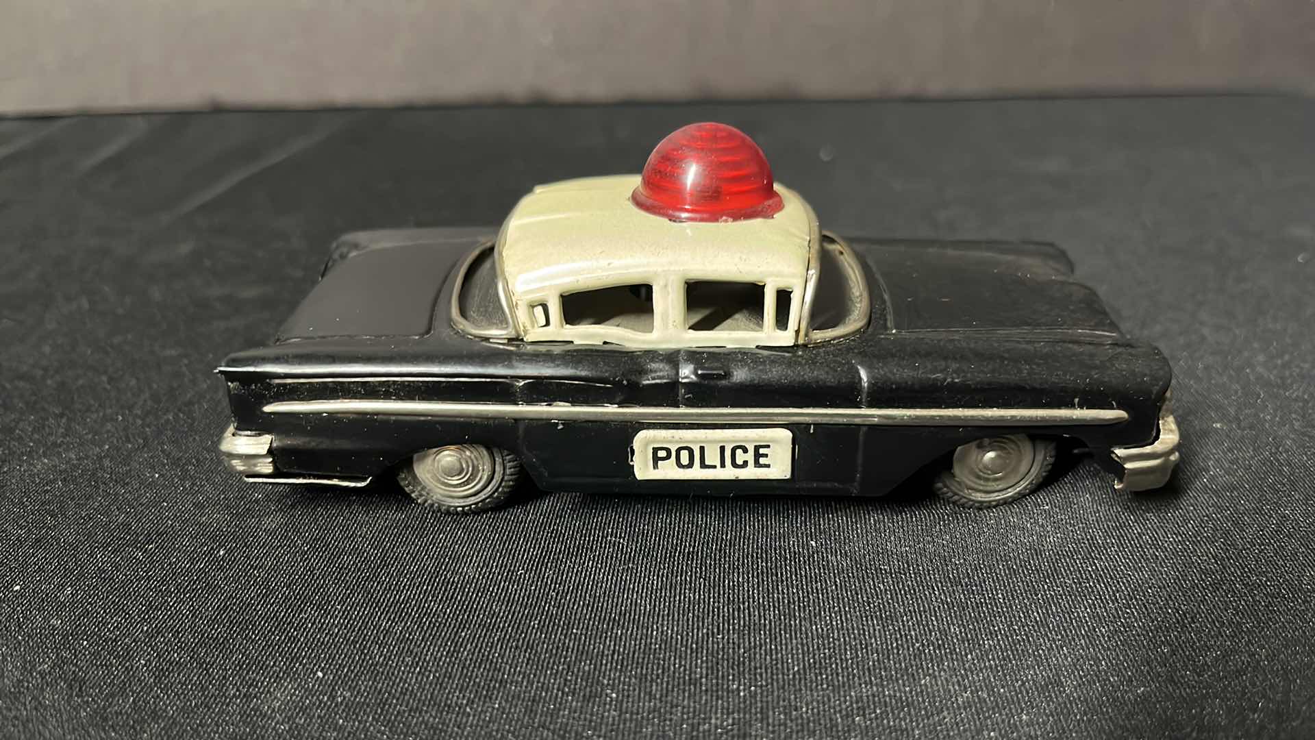 Photo 1 of KS FRICTION POLICE PATROL-CAR W FLASHING LIGHTS, MADE IN JAPAN
