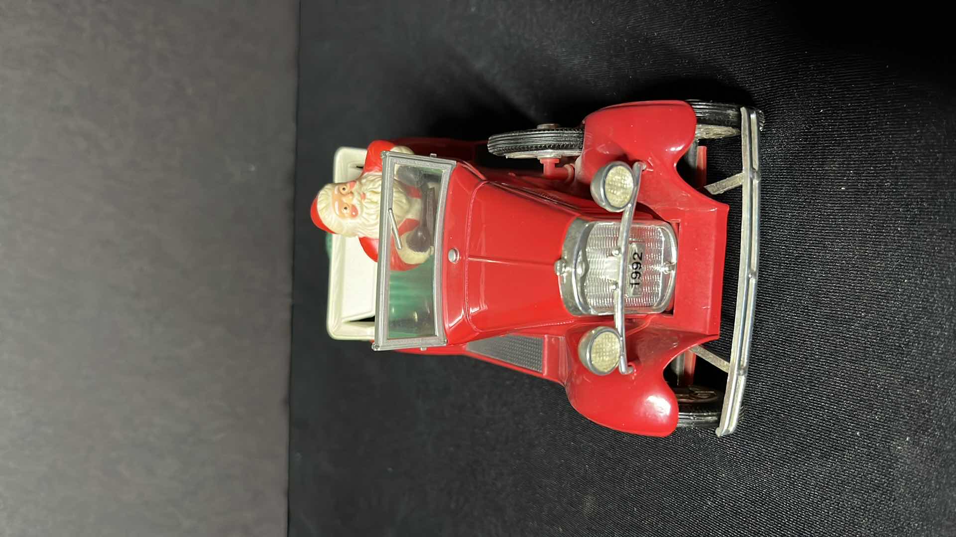 Photo 1 of THE EASTWOOD COMPANY DIE-CAST METAL GORD MODEL A 1992 SANTA’S ROADSTER LOCKING COIN BANK W KEY (STOCK #1928)