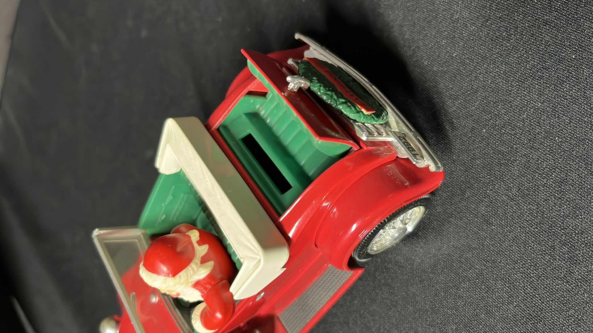 Photo 1 of THE EASTWOOD COMPANY DIE-CAST METAL GORD MODEL A 1992 SANTA’S ROADSTER LOCKING COIN BANK W KEY (STOCK #1928)