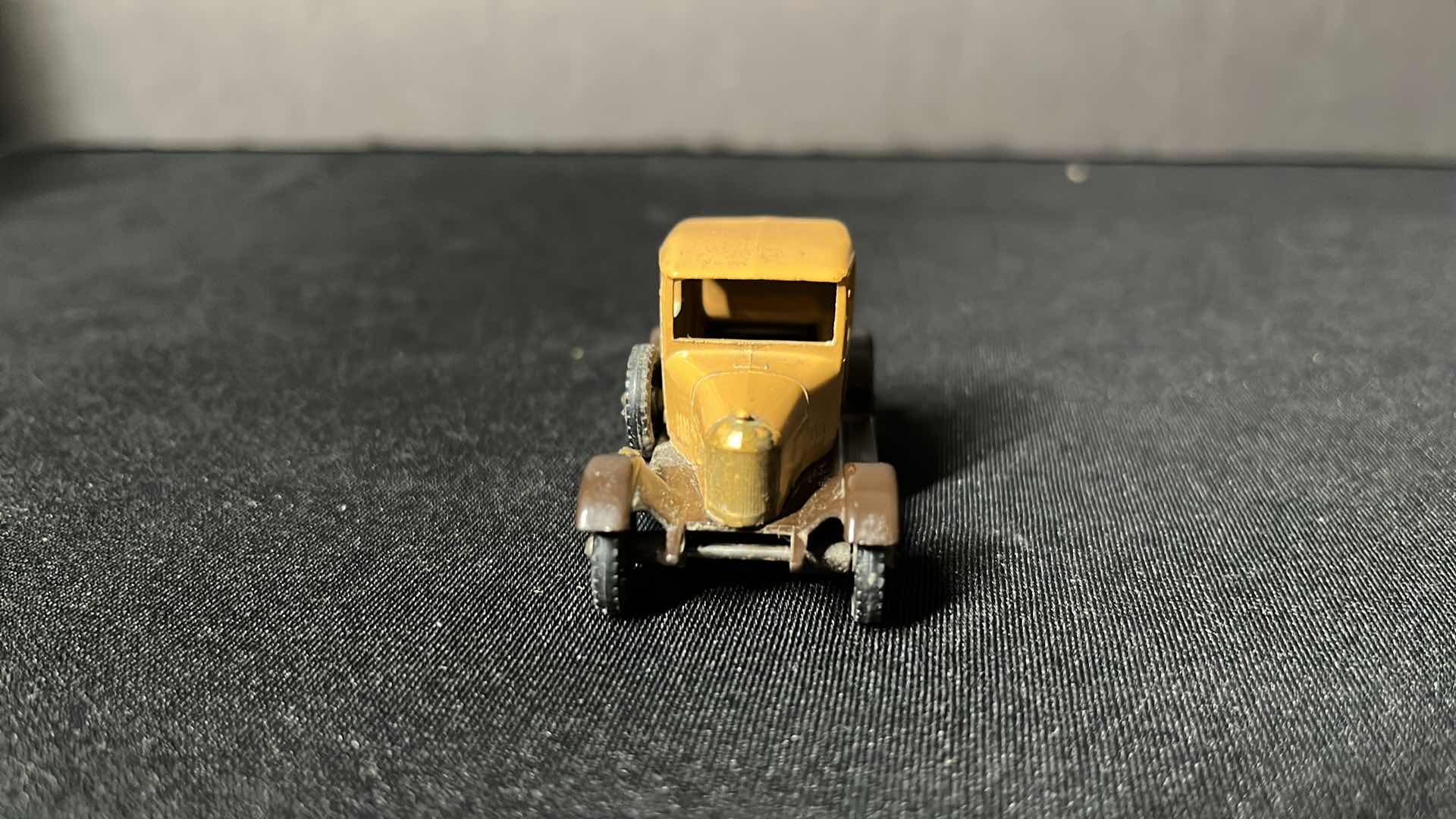 Photo 1 of LESNEY DIE-CAST METAL MODELS OF YESTERYEAR SERIES, NO. 8 SCALE MODEL THE BULLNOSE MORRIS’ COWLEY OF 1926, 1956-1961