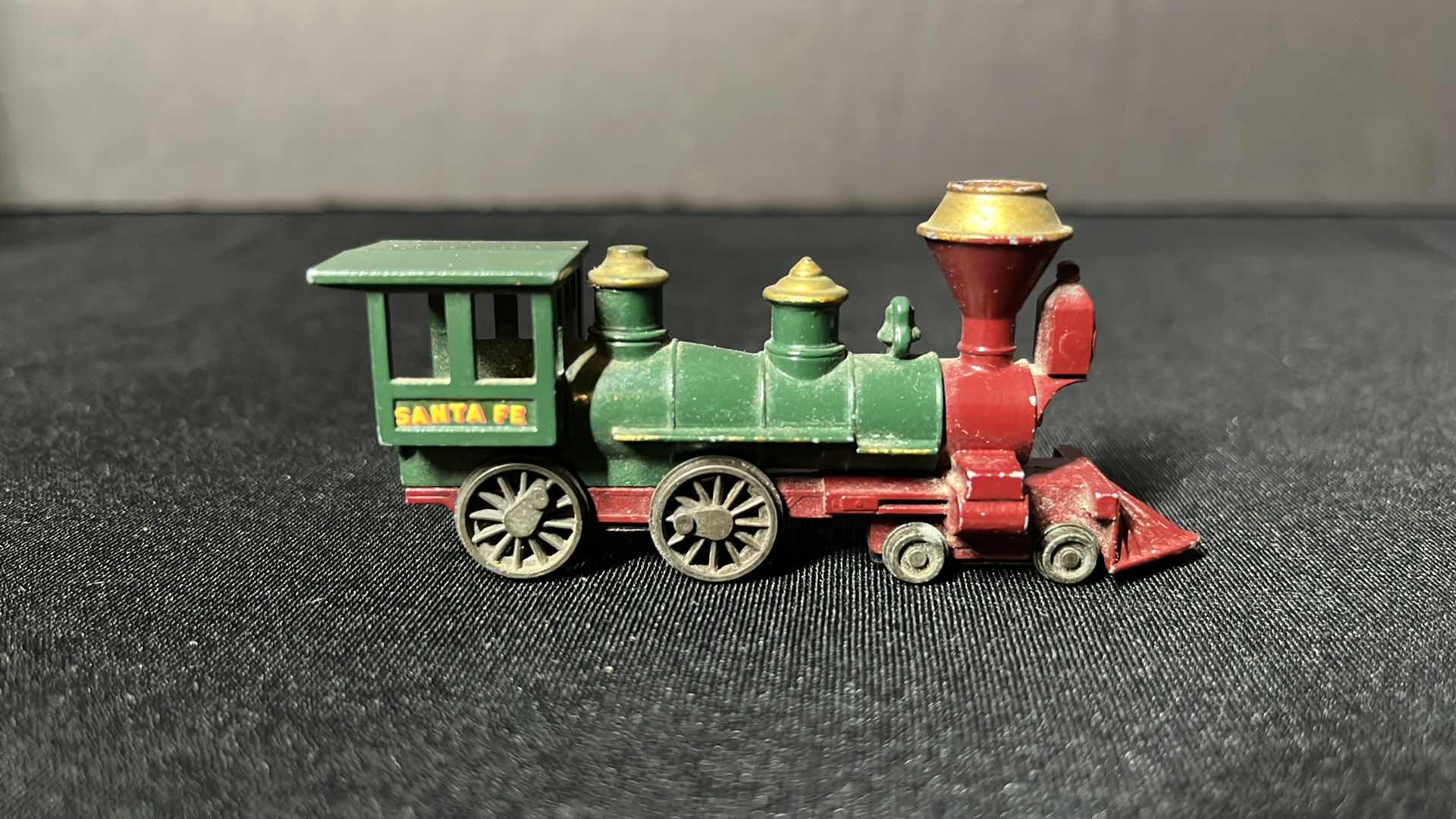 Photo 1 of LESNEY DIE-CAST METAL MODELS OF YESTERYEAR SERIES, NO. 13 SCALE MODEL AMERICAN 4-4-0, 1956-1961