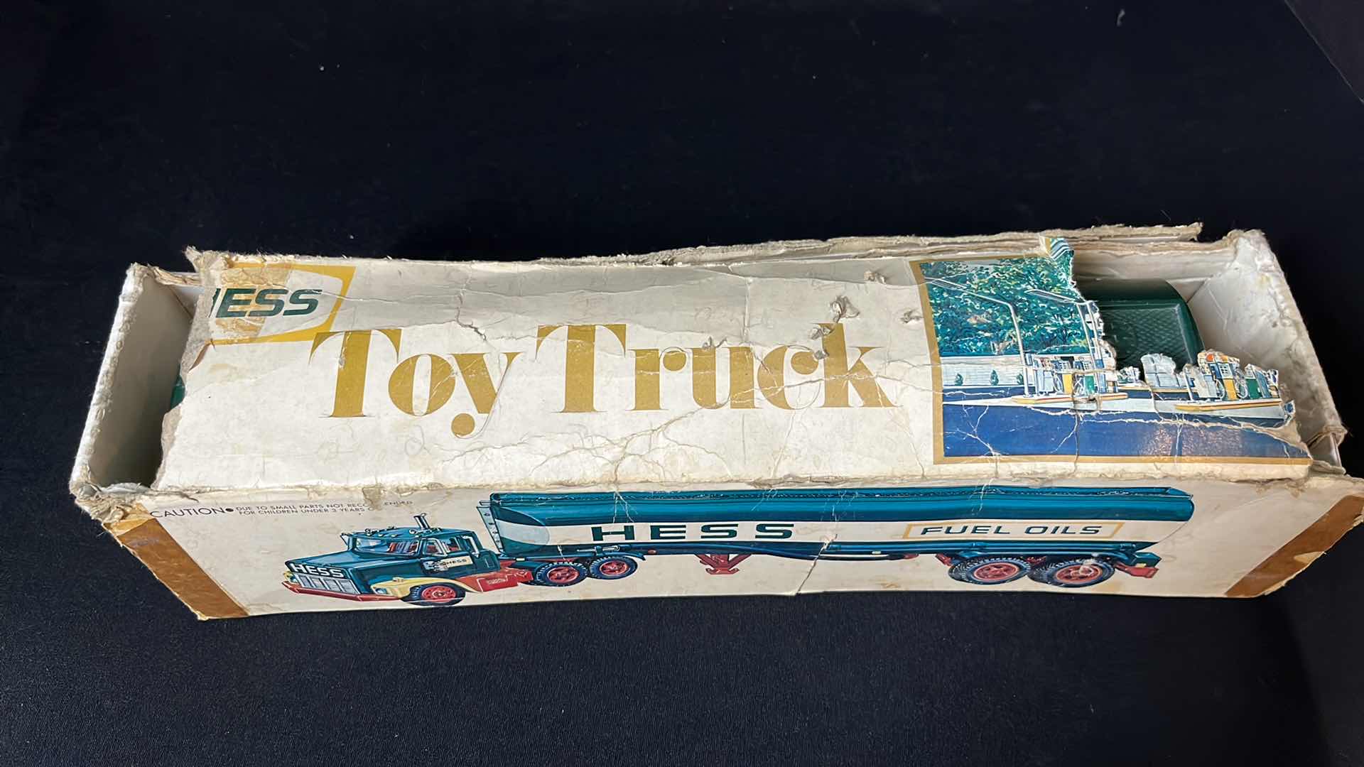 Photo 7 of HESS TOY FUEL OILS TRUCK, BATTERY OPERATED