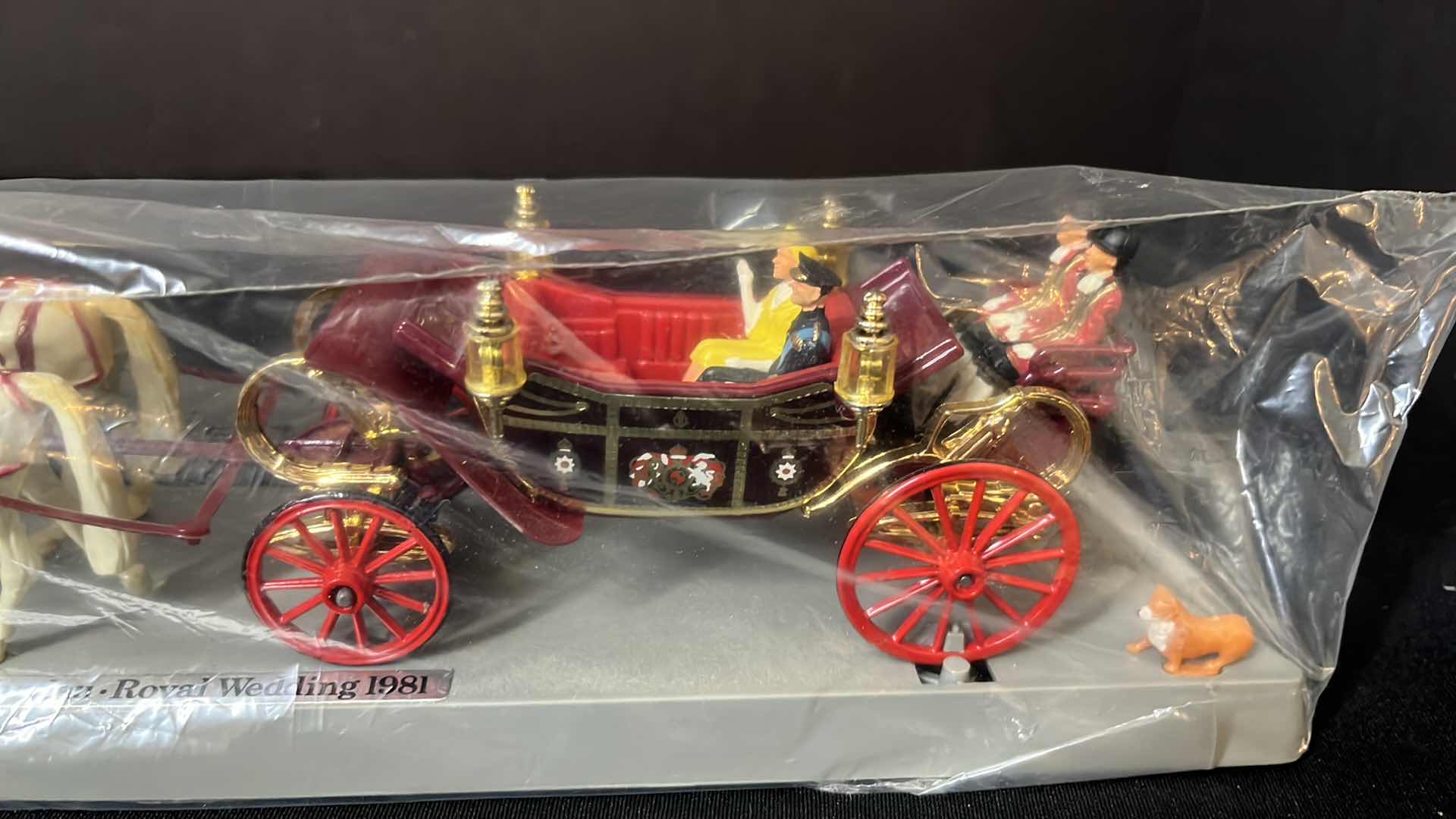 Photo 1 of CORGI ROYAL WEDDING SOUVENIR 1902 STATE LANDAU ROYAL WEDDING 1981