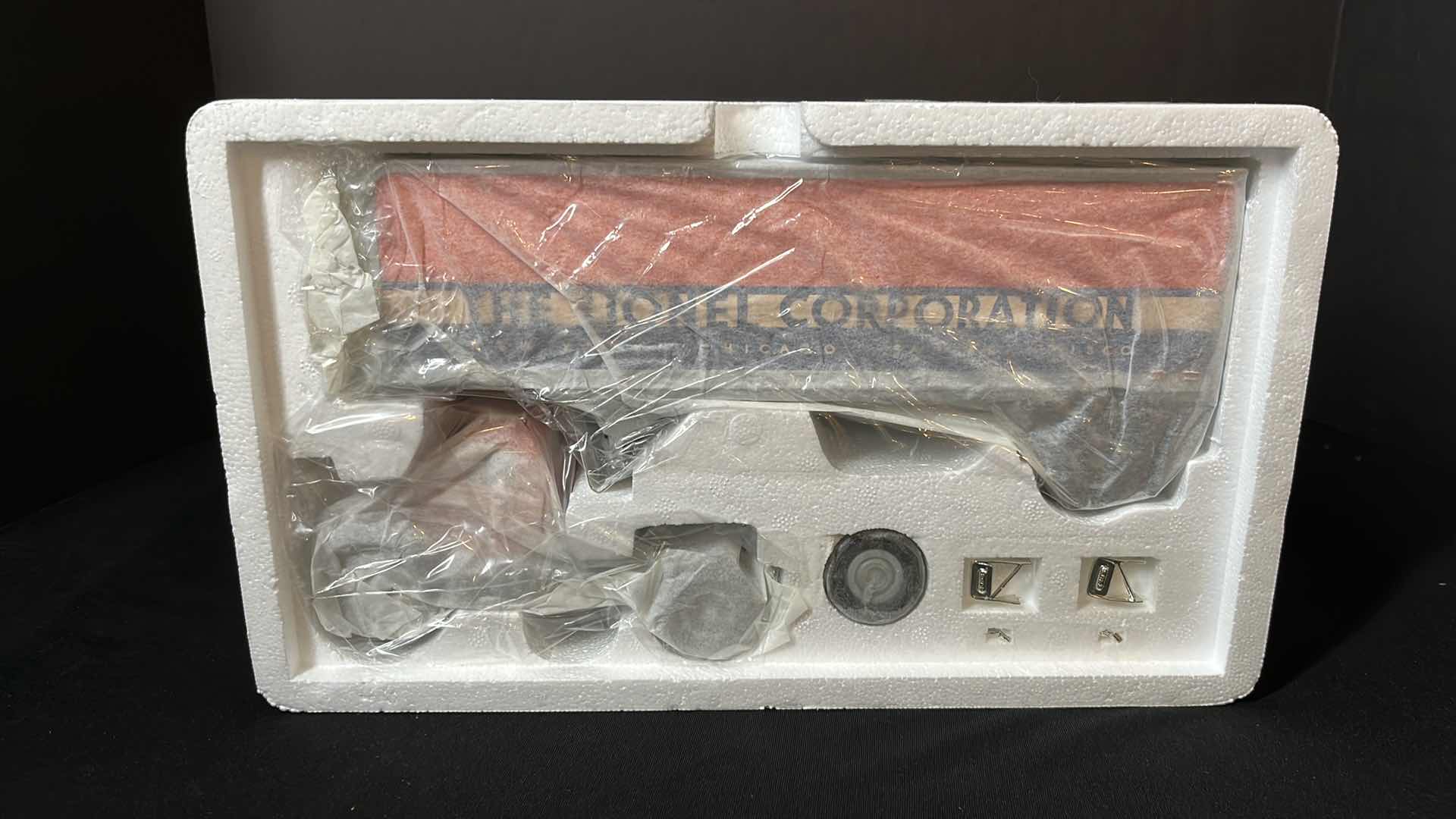 Photo 1 of FIRST GEAR EASTWOOD AUTOMOBILIA TRANSPORTATION COLLECTABLES 1960 MODEL B-61 LIONEL TRAINS MACK TRAILER & TRACTOR (STOCK NO 19-0116)