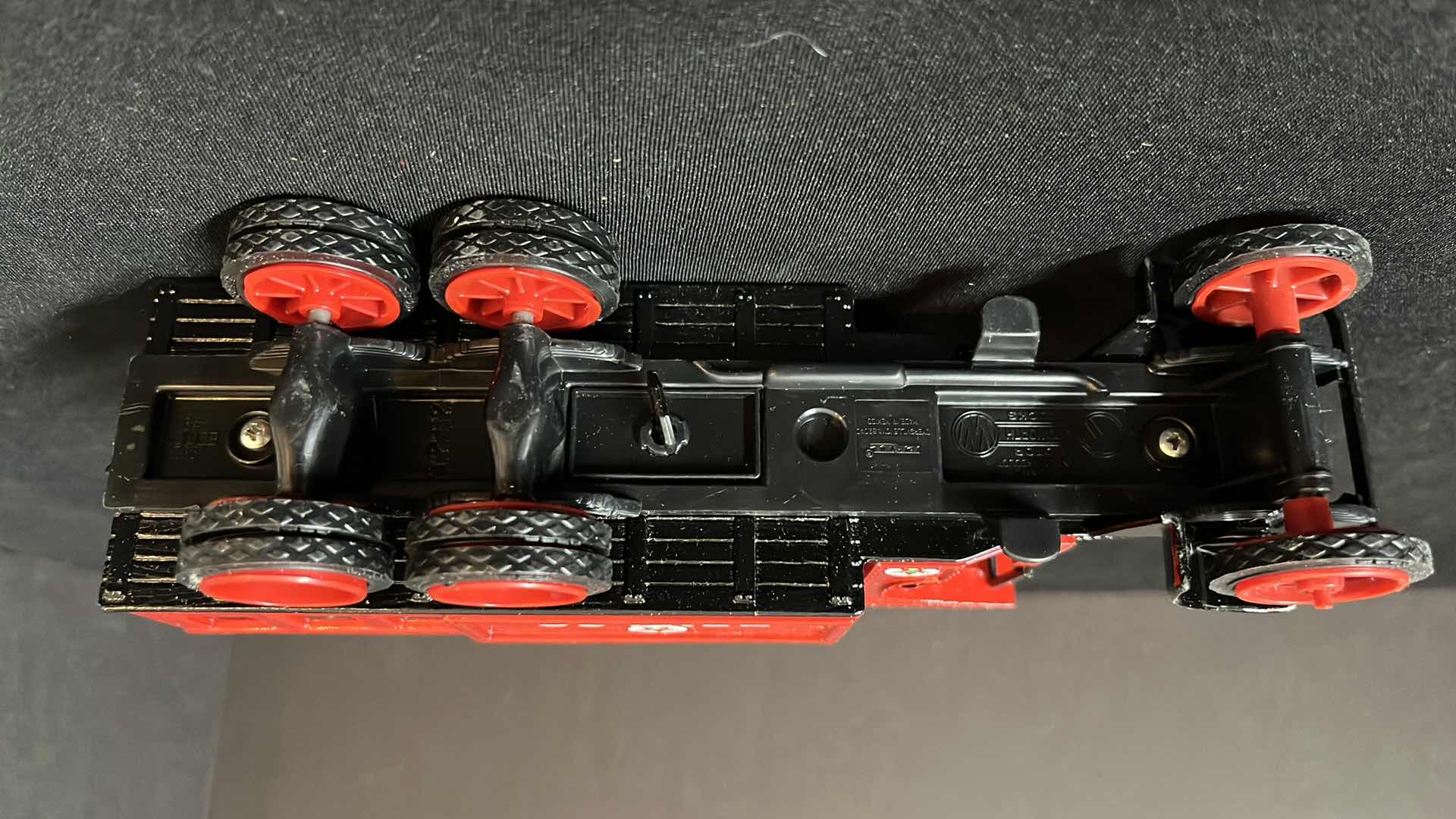 Photo 1 of ERTL DIE-CAST METAL TEXACO 1925 KENWORTH STAKE TRUCK LOCKING COIN BANK W KEY, COLLECTORS SERIES #9, 1992 (STOCK NO 9385)