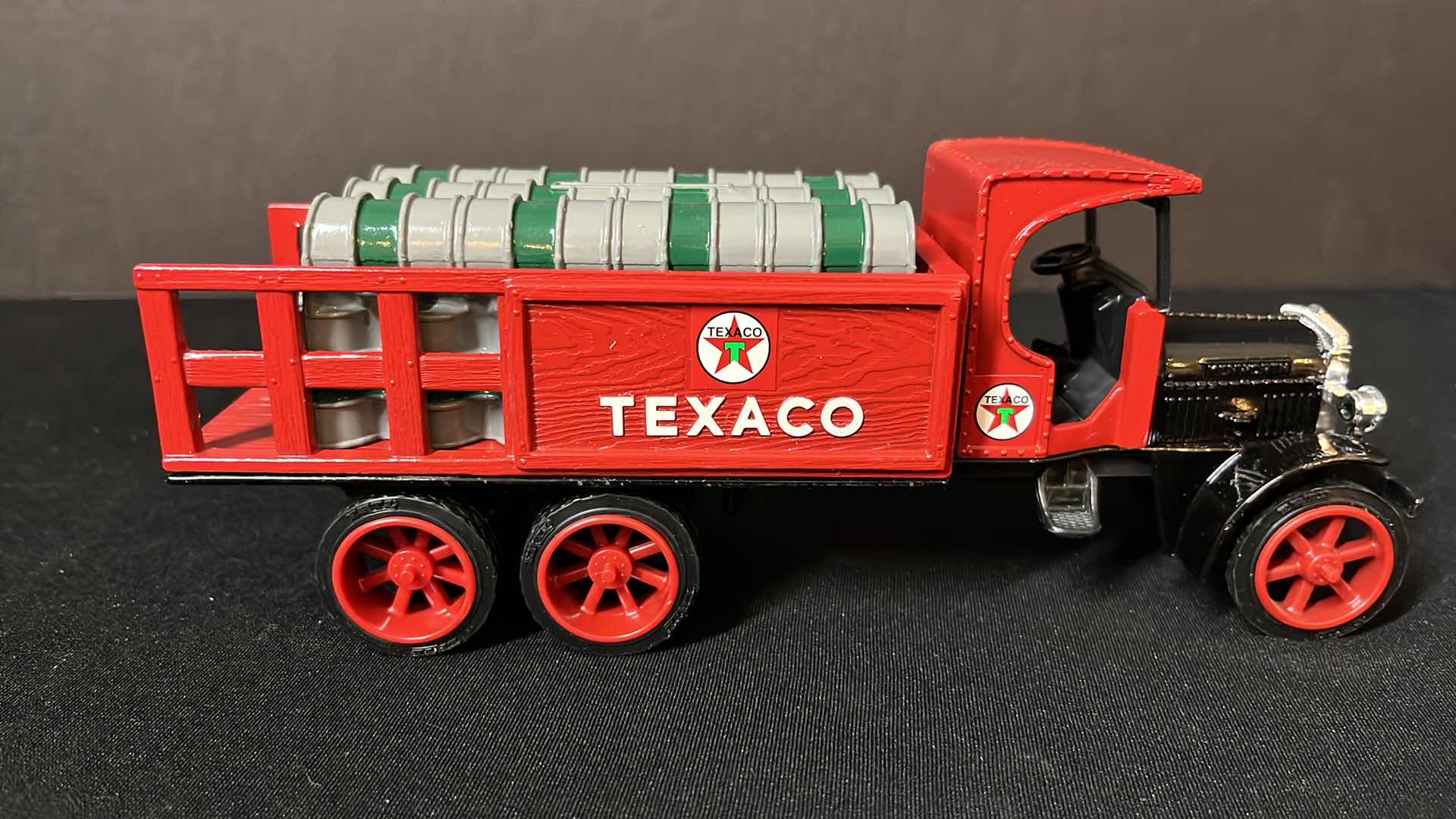 Photo 1 of ERTL DIE-CAST METAL TEXACO 1925 KENWORTH STAKE TRUCK LOCKING COIN BANK W KEY, COLLECTORS SERIES #9, 1992 (STOCK NO 9385)