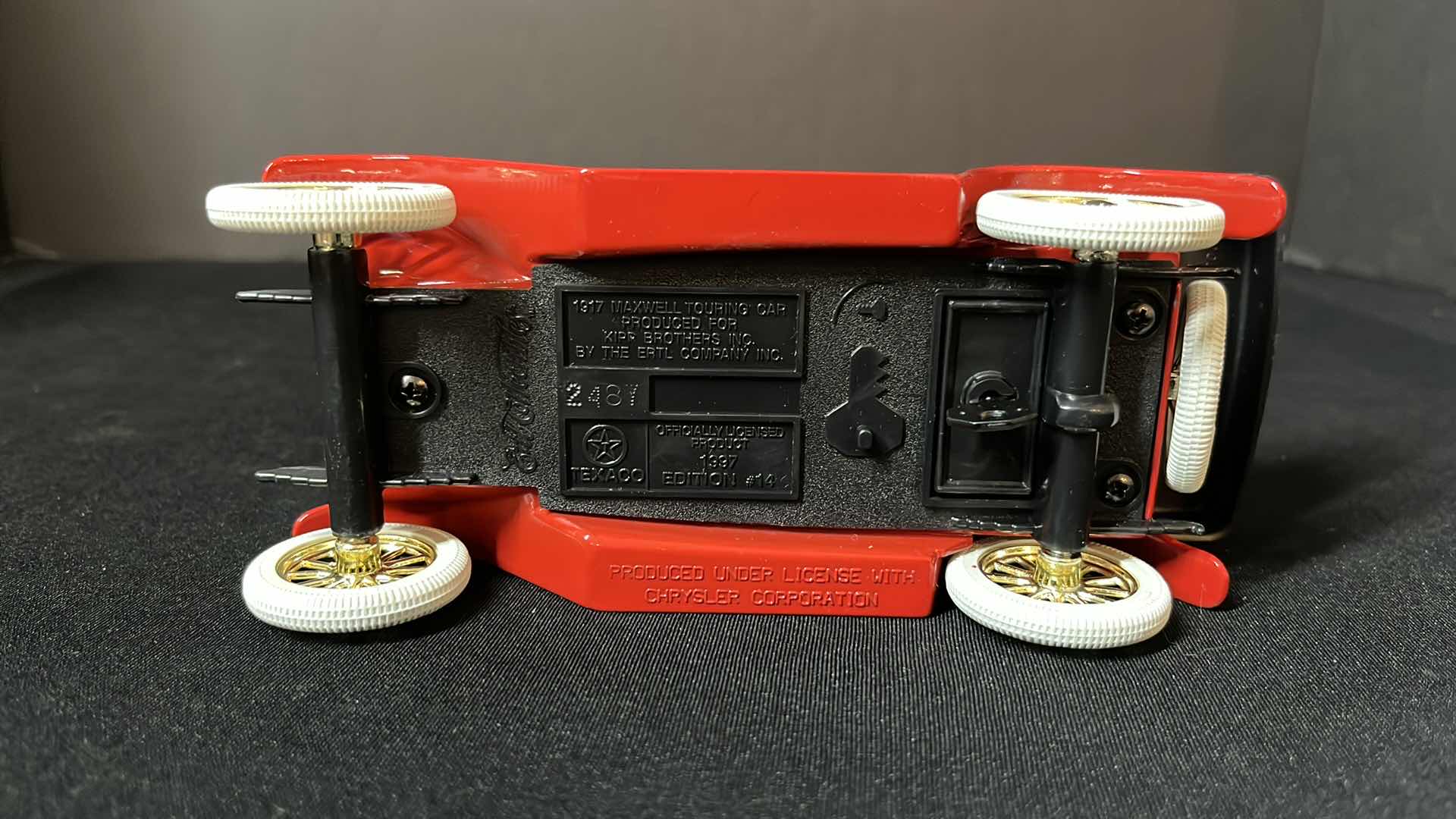 View 6 of ERTL DIE-CAST METAL TEXACO 1917 MAXWELL TOURING CAR LOCKING COIN BANK W KEY, COLLECTORS SERIES #14, 1997 (STOCK NO H500)