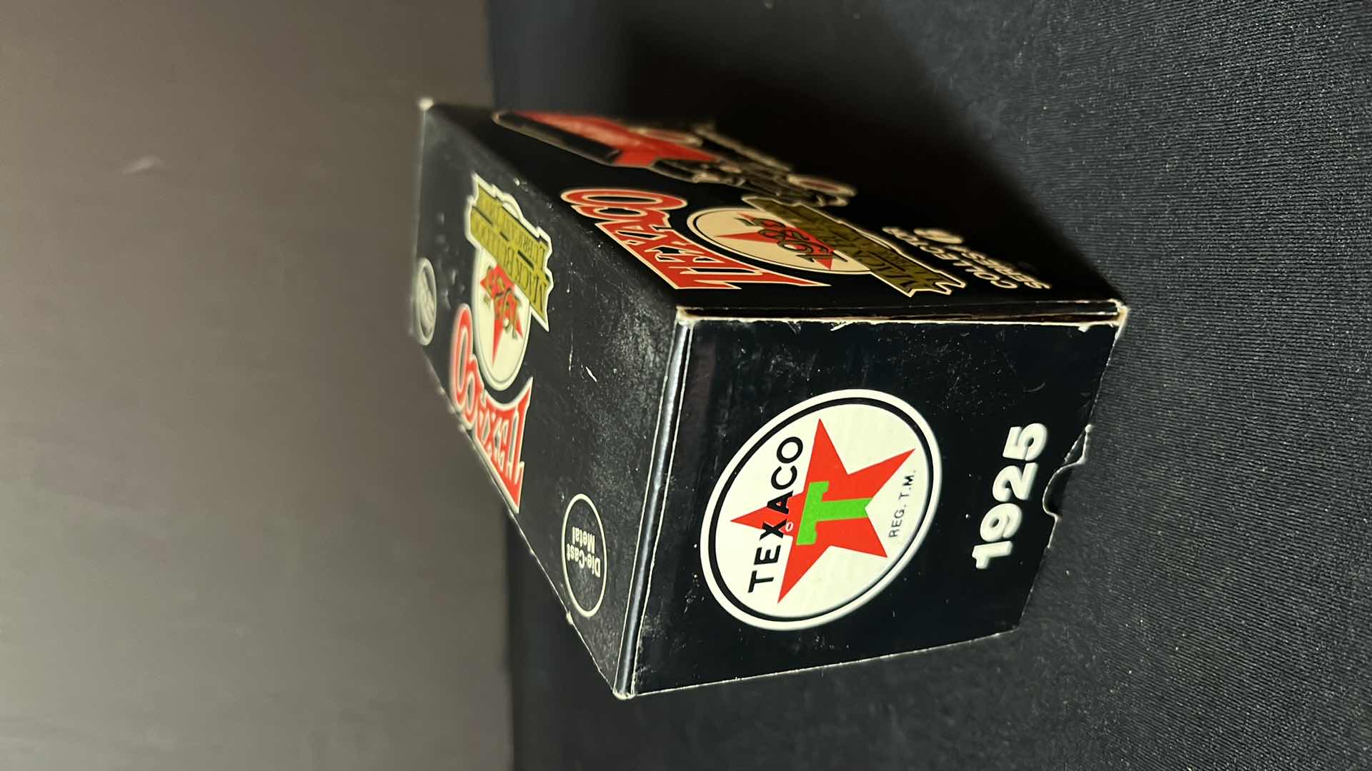 Photo 1 of ERTL DIE-CAST METAL LIMITED EDITION TEXACO 1925 MACK BULLDOG LUBRICANT TRUCK LOCKING COIN BANK W KEY, COLLECTORS SERIES #6, 1989 (STOCK NO 9040VO)