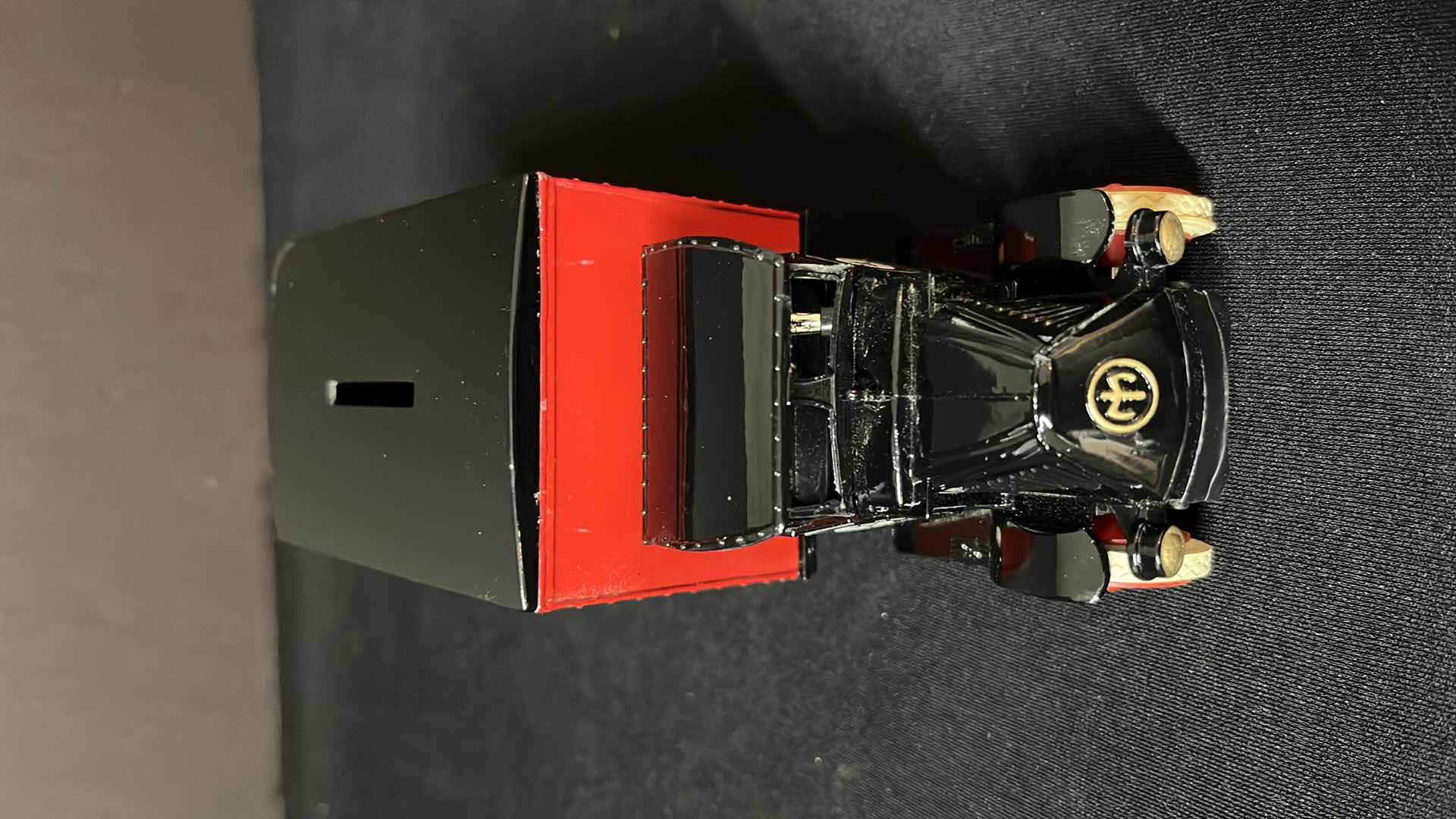 Photo 1 of ERTL DIE-CAST METAL LIMITED EDITION TEXACO 1925 MACK BULLDOG LUBRICANT TRUCK LOCKING COIN BANK W KEY, COLLECTORS SERIES #6, 1989 (STOCK NO 9040VO)