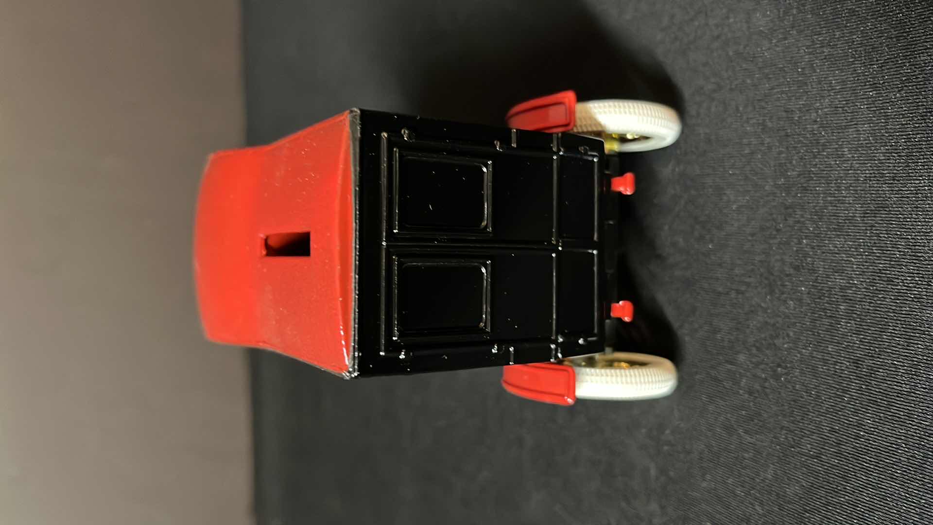 Photo 1 of ERTL DIE-CAST METAL NOSTALGIC COLLECTOR SERIES #4 TEXACO 1905 FORD DELIVERY CAR LOCKING COIN BANK W KEY, 1994 (STOCK NO 9321UO)