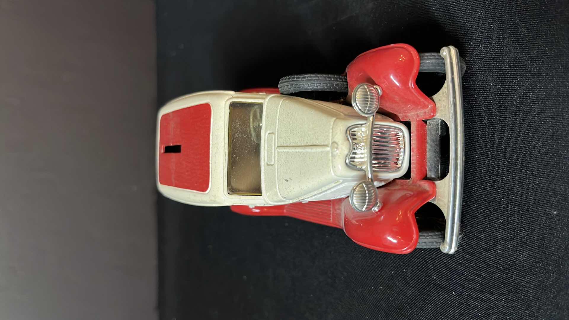 Photo 1 of ERTL DIE-CAST METAL NOSTALGIC COLLECTORS SERIES #3 TEXACO 1932 FORD PANEL DELIVERY VAN LOCKING COIN BANK W KEY, 1986, NO BOX (STOCK NO 9396UO)