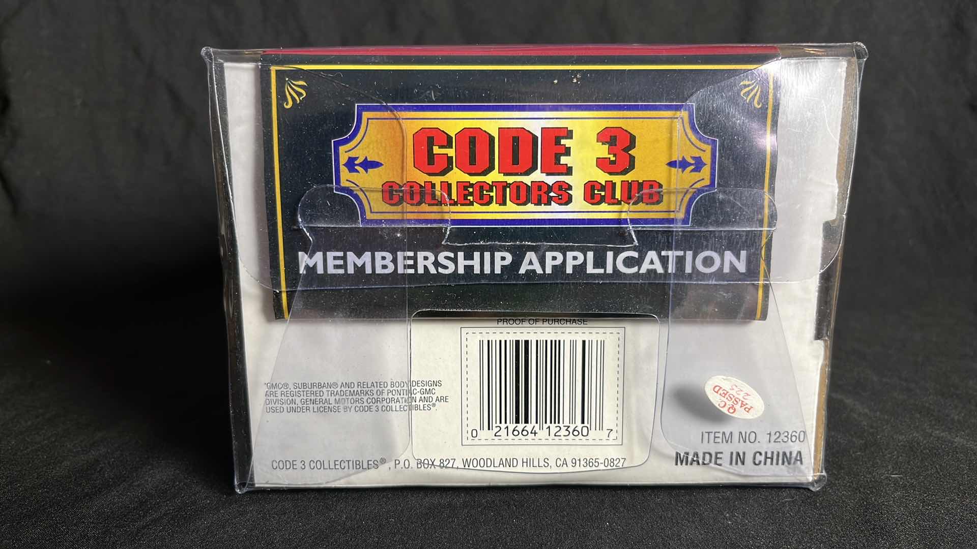 View 4 of CODE 3 COLLECTIBLES 1:64 DIE-CAST METAL 1999 GMC SUBURBAN CLARK COUNTY FIRE DEPT (#12360)