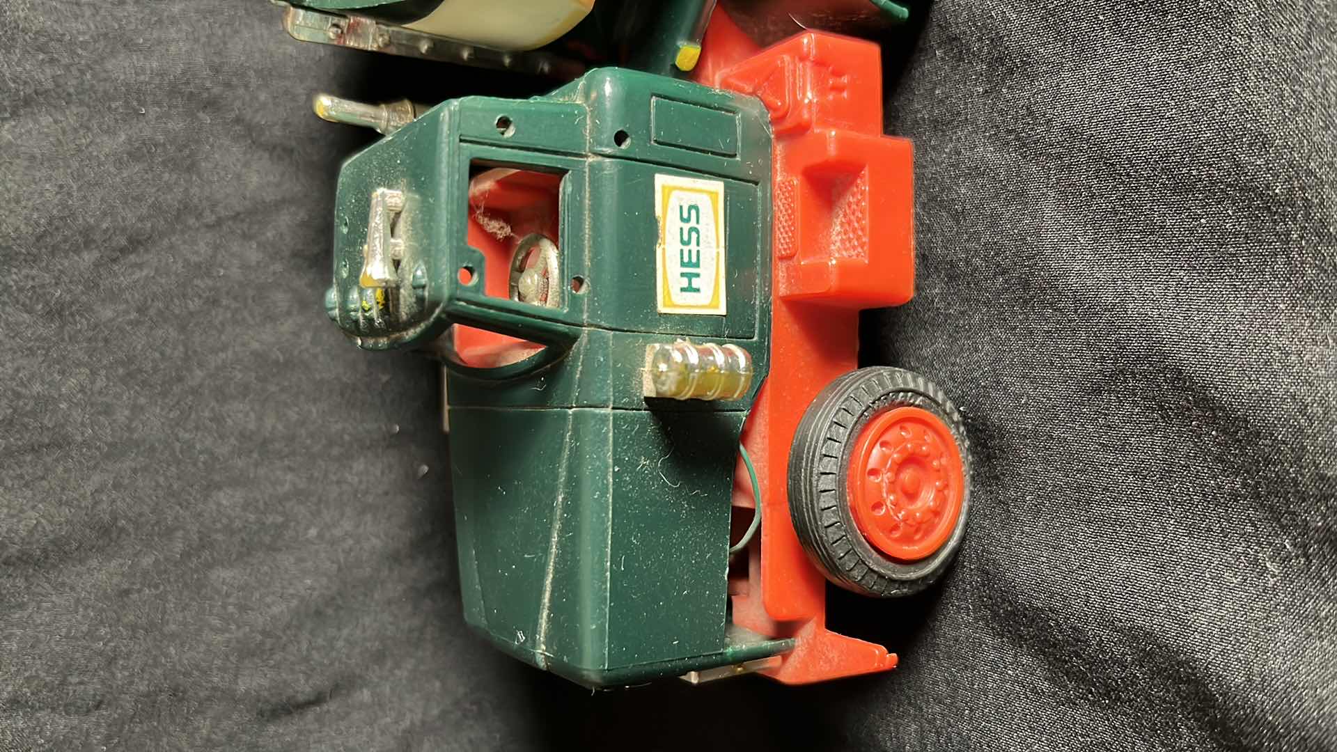 Photo 1 of HESS FUEL OIL TANKER 1977 VINTAGE BATTERY POWERED TOY TRUCK, FENDERS/HEADLIGHTS/CHROME PIECES MISSING, NO BOX