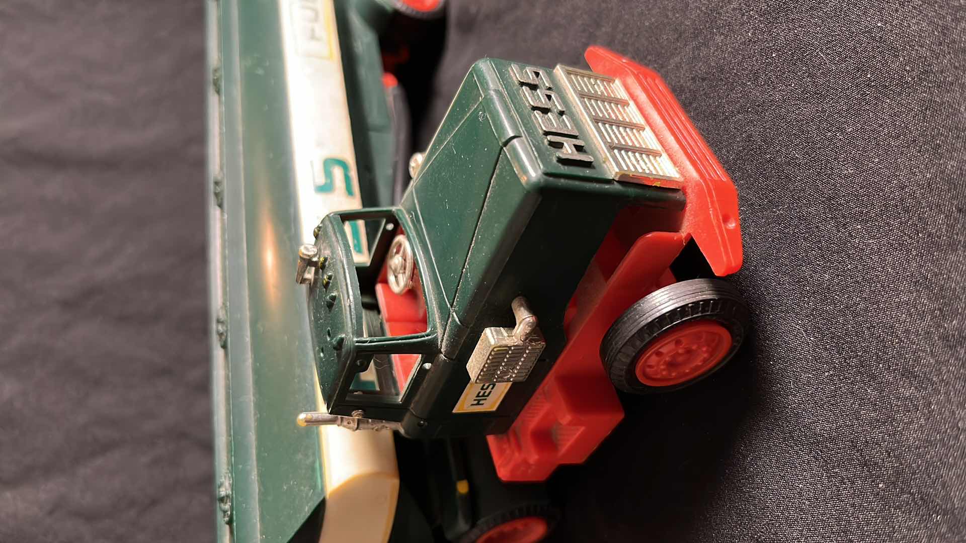 Photo 1 of HESS FUEL OIL TANKER 1977 VINTAGE BATTERY POWERED TOY TRUCK, FENDERS/HEADLIGHTS/CHROME PIECES MISSING, NO BOX