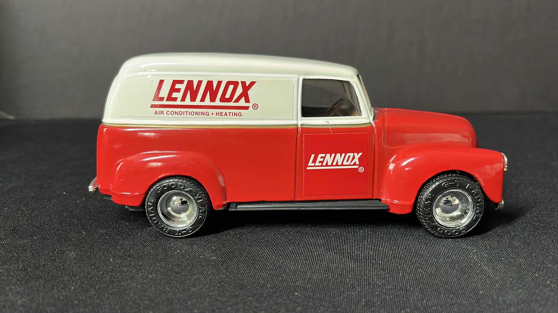 Photo 4 of ERTL 1:25 DIE-CAST METAL LENNOX 1950 CHEVY PANEL TRUCK LOCKING COIN BANK W KEY (STOCK NO 9590)