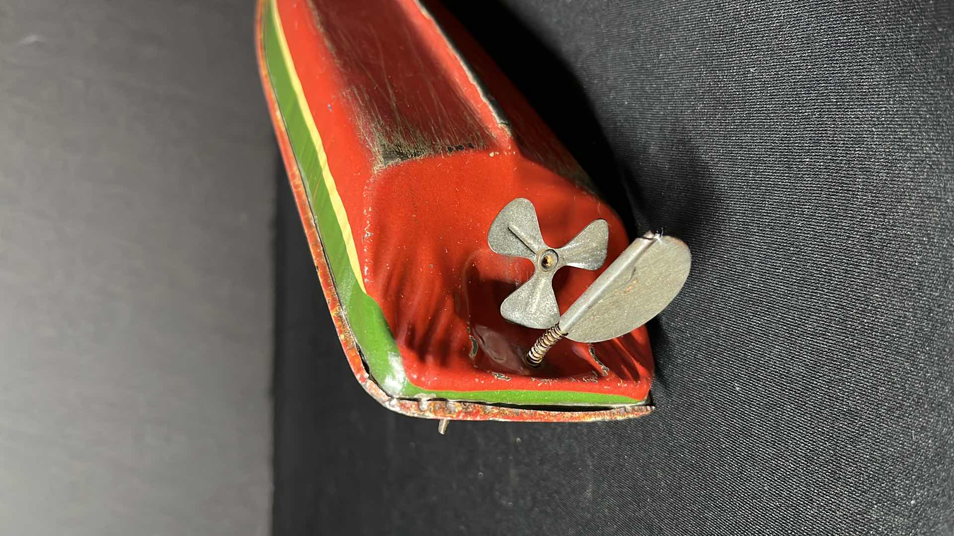 Photo 1 of LINDSTROM VINTAGE 1930’S TIN BOAT